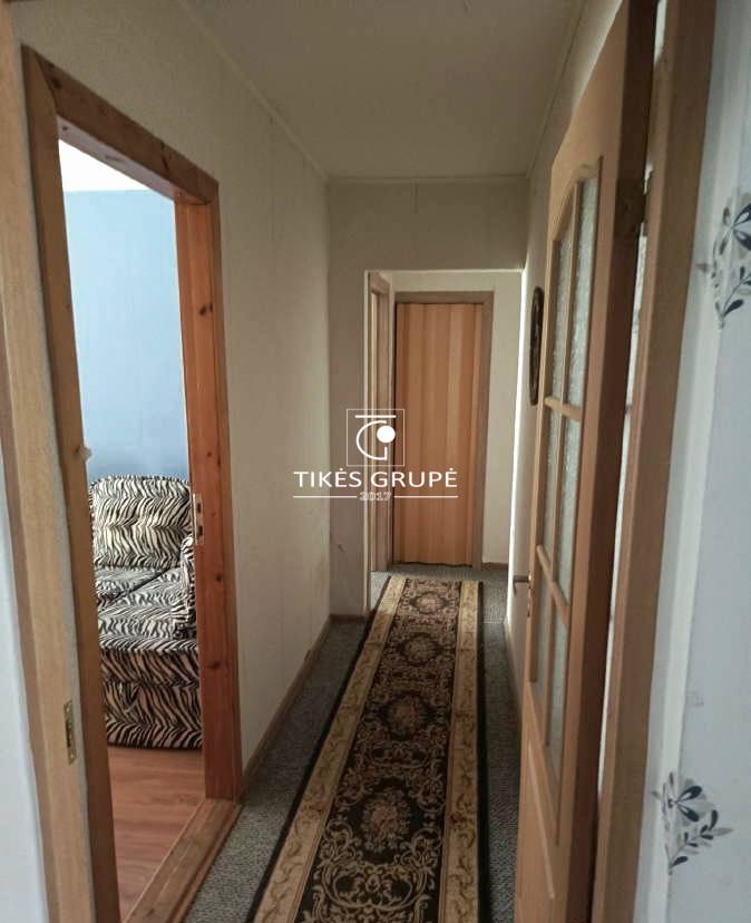 PARDUODAMAS 4 KAMBARIŲ BUTAS