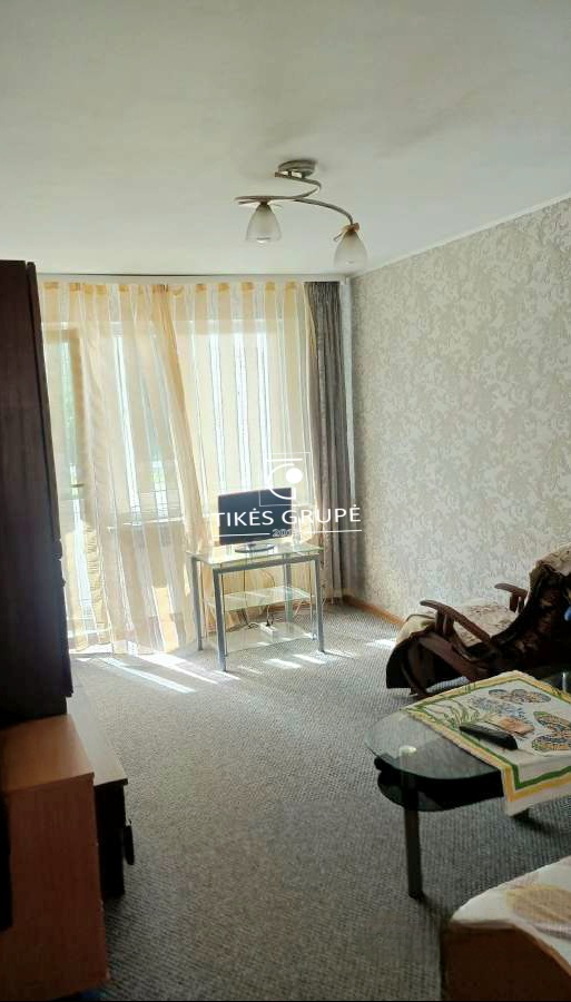 PARDUODAMAS 4 KAMBARIŲ BUTAS