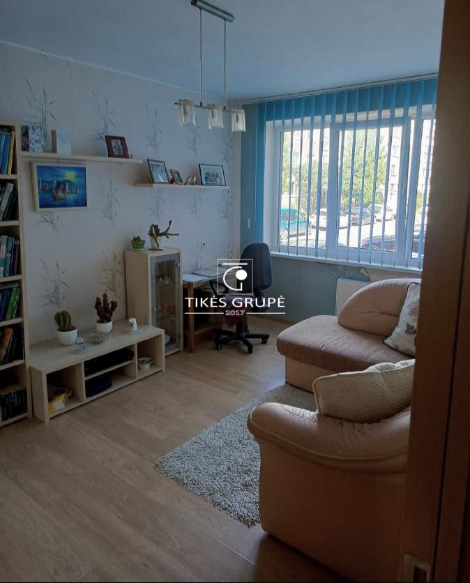 PARDUODAMAS 4 KAMBARIŲ BUTAS