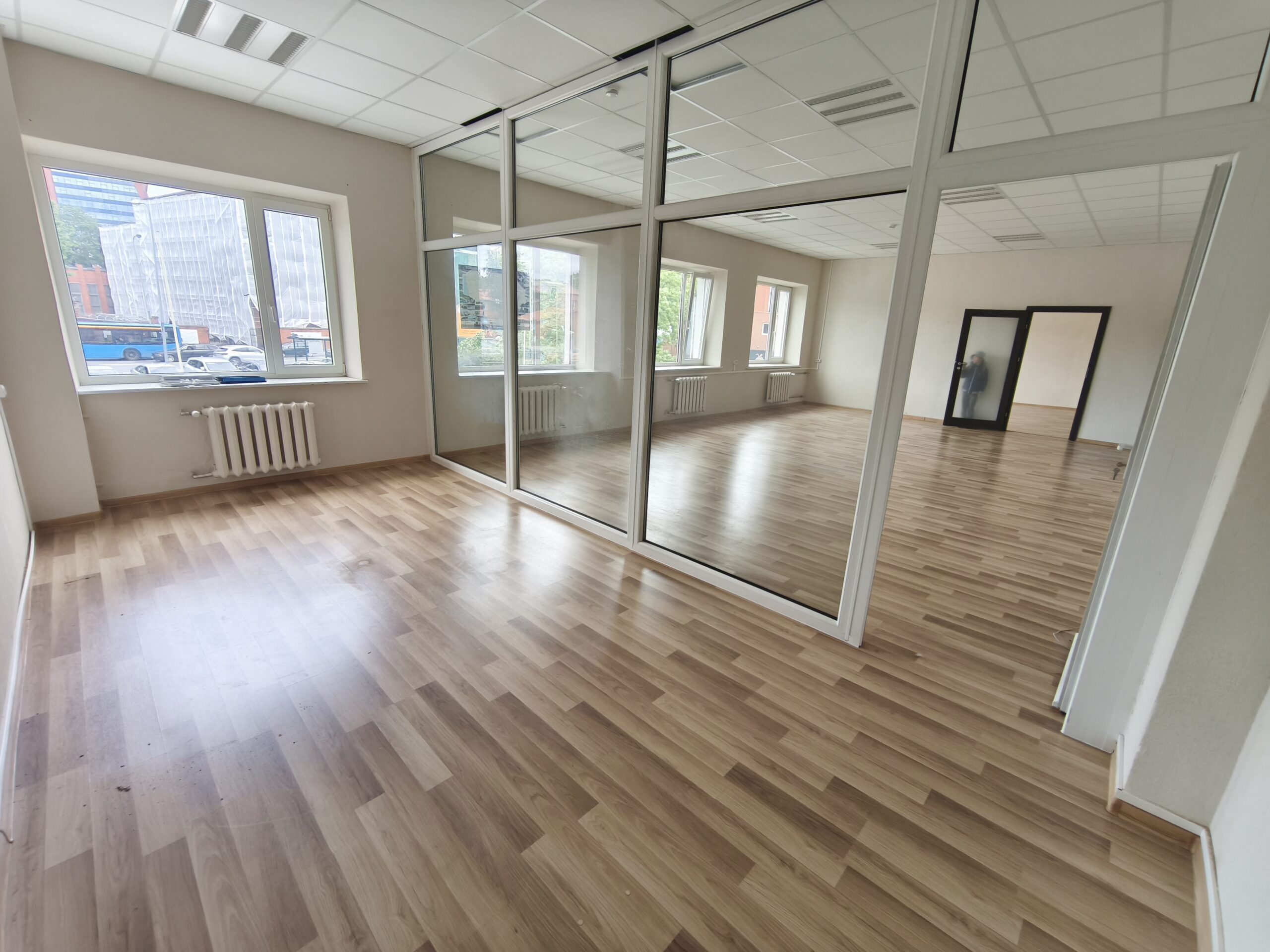 100 kv.m. Administracinių patalpų nuoma centre N. Uosto g. VISKAS ĮSKAIČIUOTA