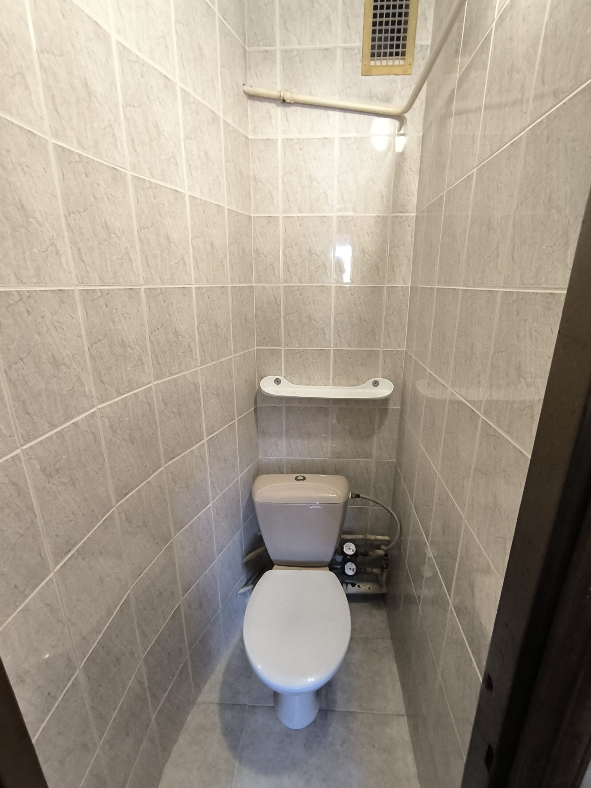 TVARKINGAS 2 kambarių butas su 2 balkonais – šalia prekybos centrų, Gargžduose