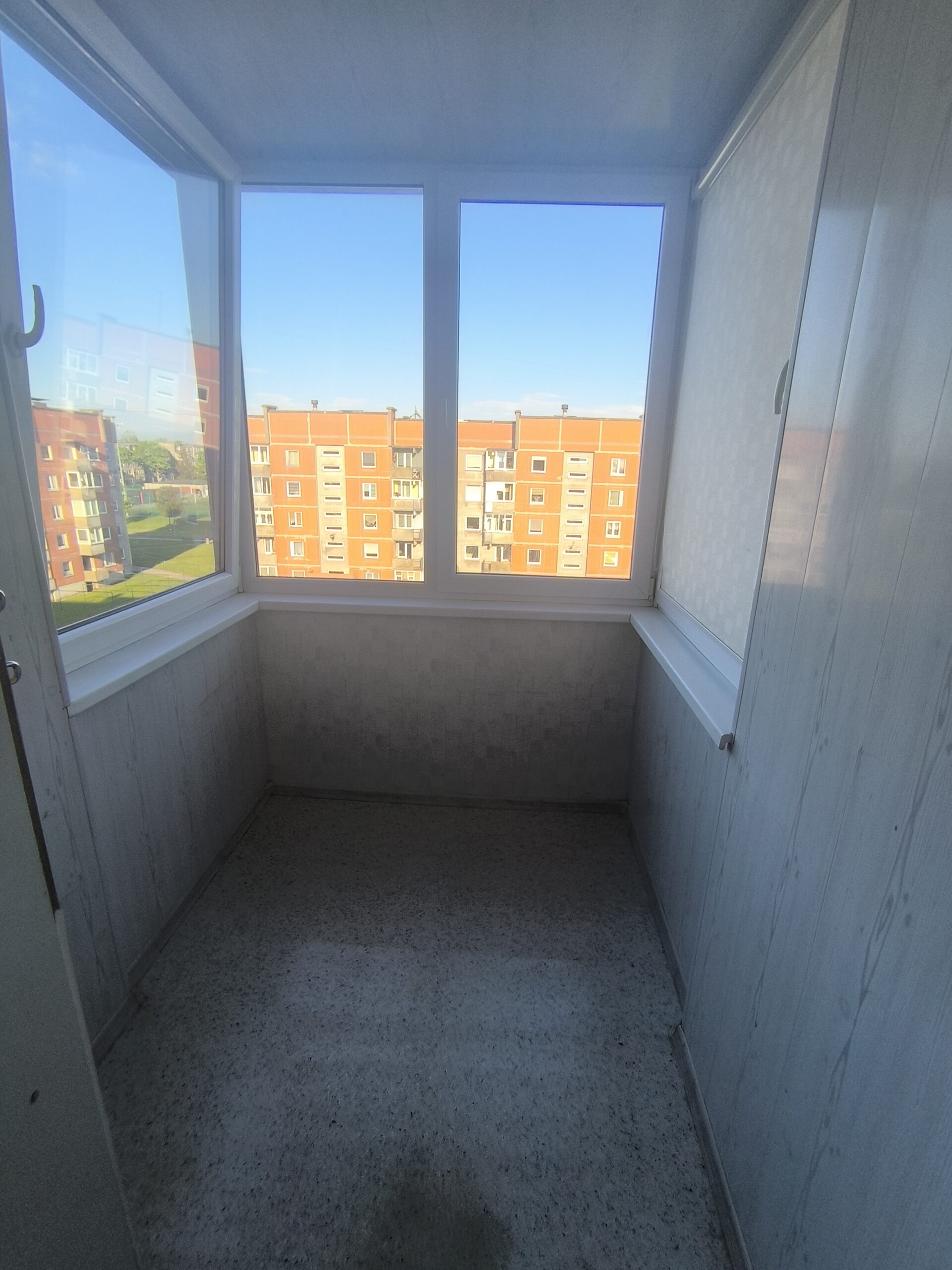 TVARKINGAS 2 kambarių butas su 2 balkonais – šalia prekybos centrų, Gargžduose