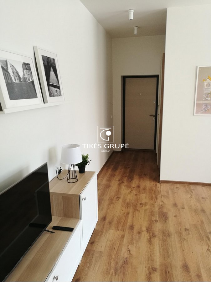 Naujos statybos name išnuomojamas 2 kambarių butas