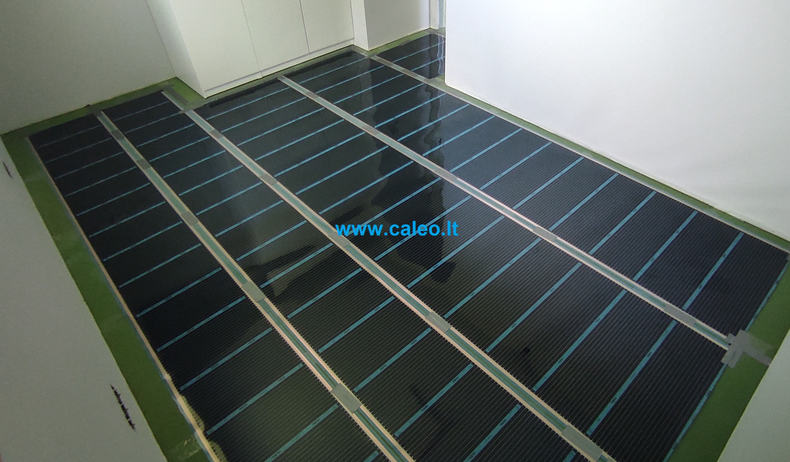 Grindų šildymo plėvelė CALEO Premium. Grindinis šildymas