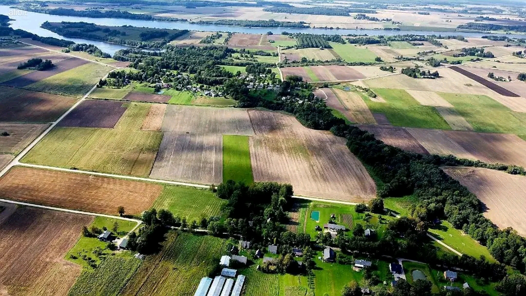 Parduodamas namas Kupiškio raj. Gindviliu KM. GALIMA IŠSIMOKĖTINAI.