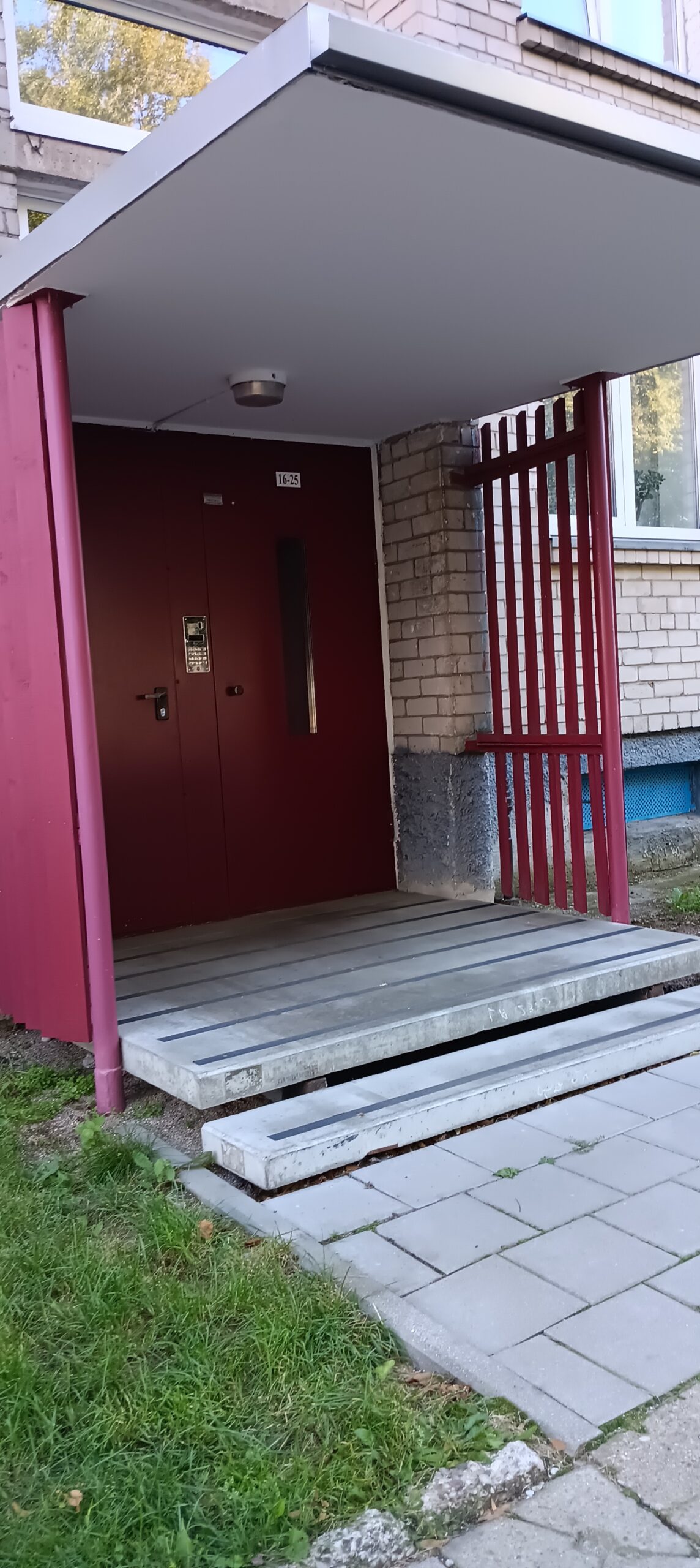 GERA KAINA. Parduodamas 2 kambarių butas