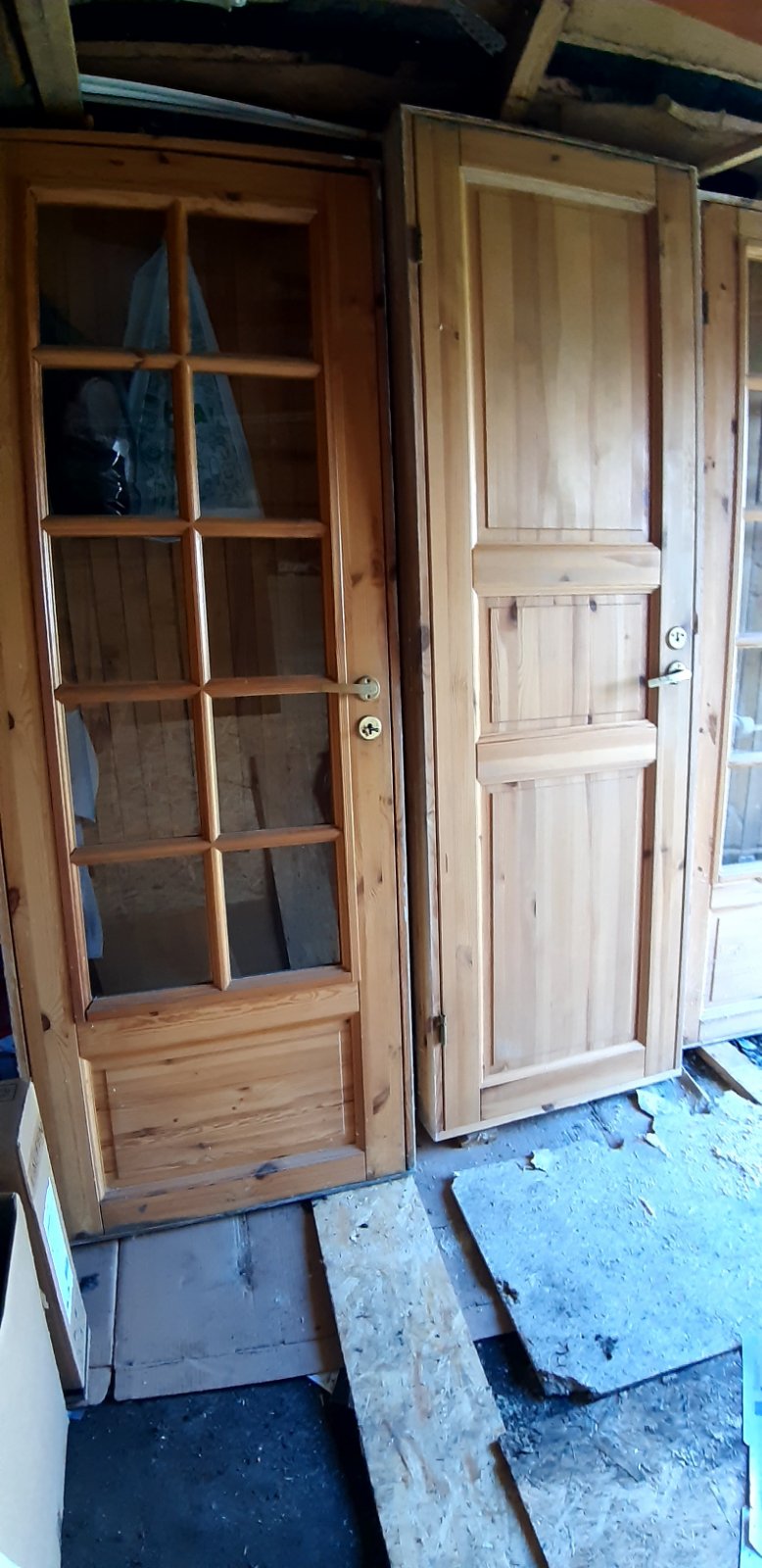 Parduodamos naudotos durys