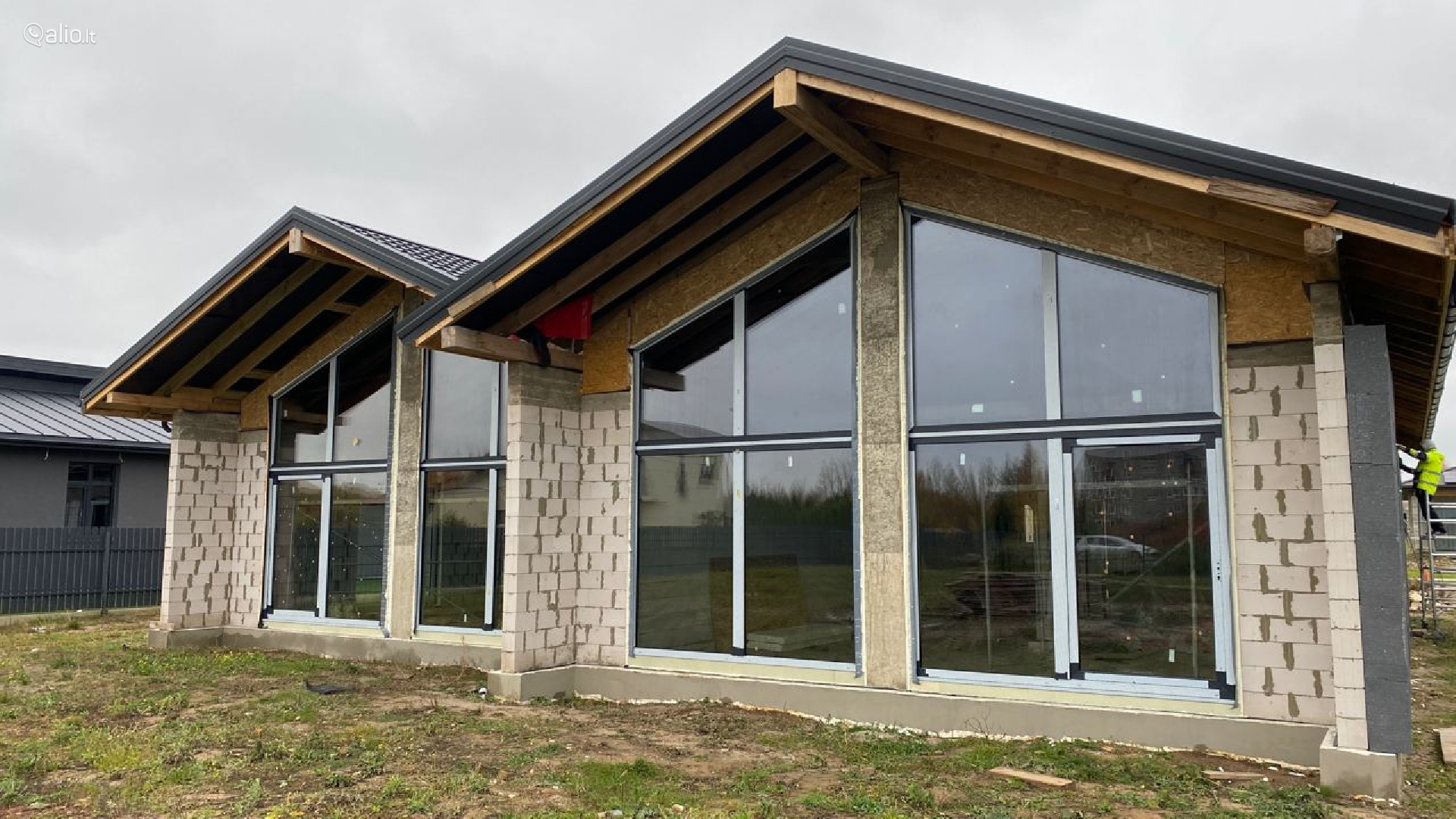 Parduodami 2 sublokuoti namai naujos statybos Kėdainiuose.