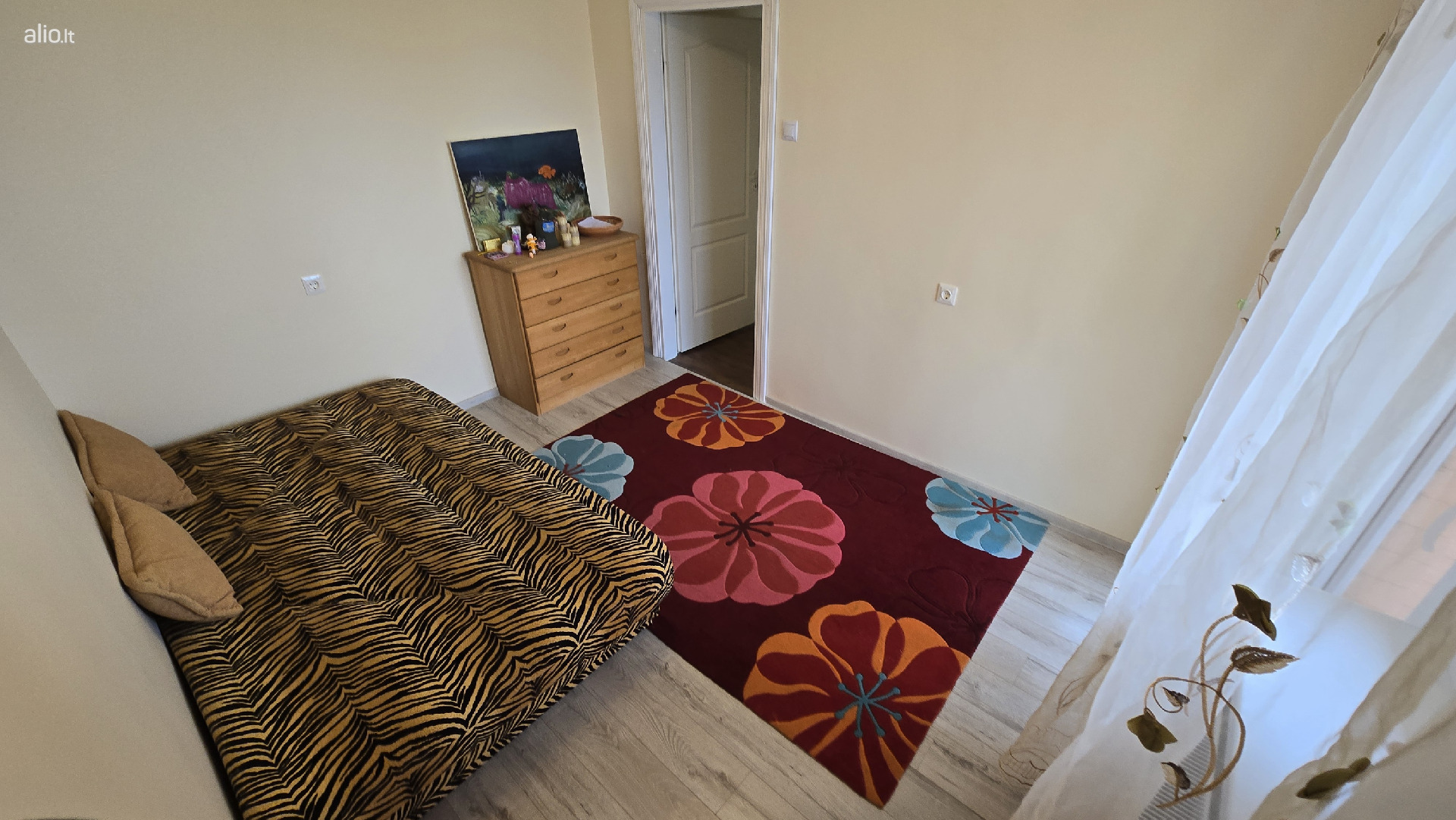 Parduodama namo dalis Ukmergės raj. Taujenai.