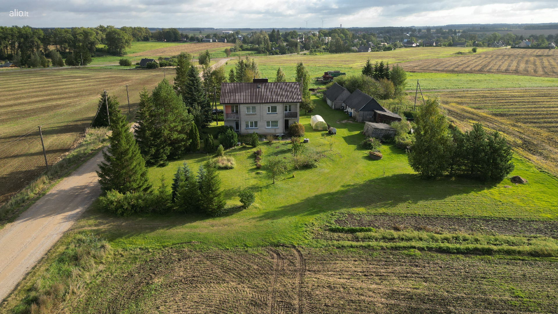 Parduodama namo dalis Ukmergės raj. Taujenai.