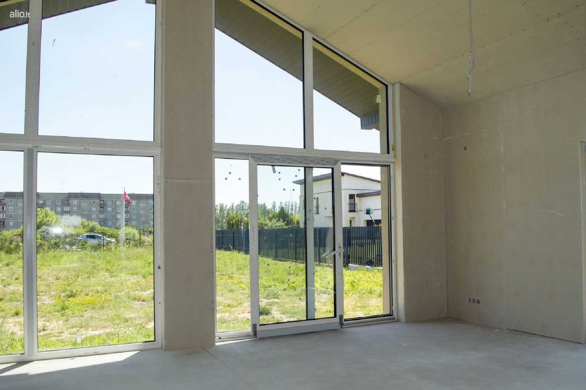 Parduodami 2 sublokuoti namai naujos statybos Kėdainiuose.