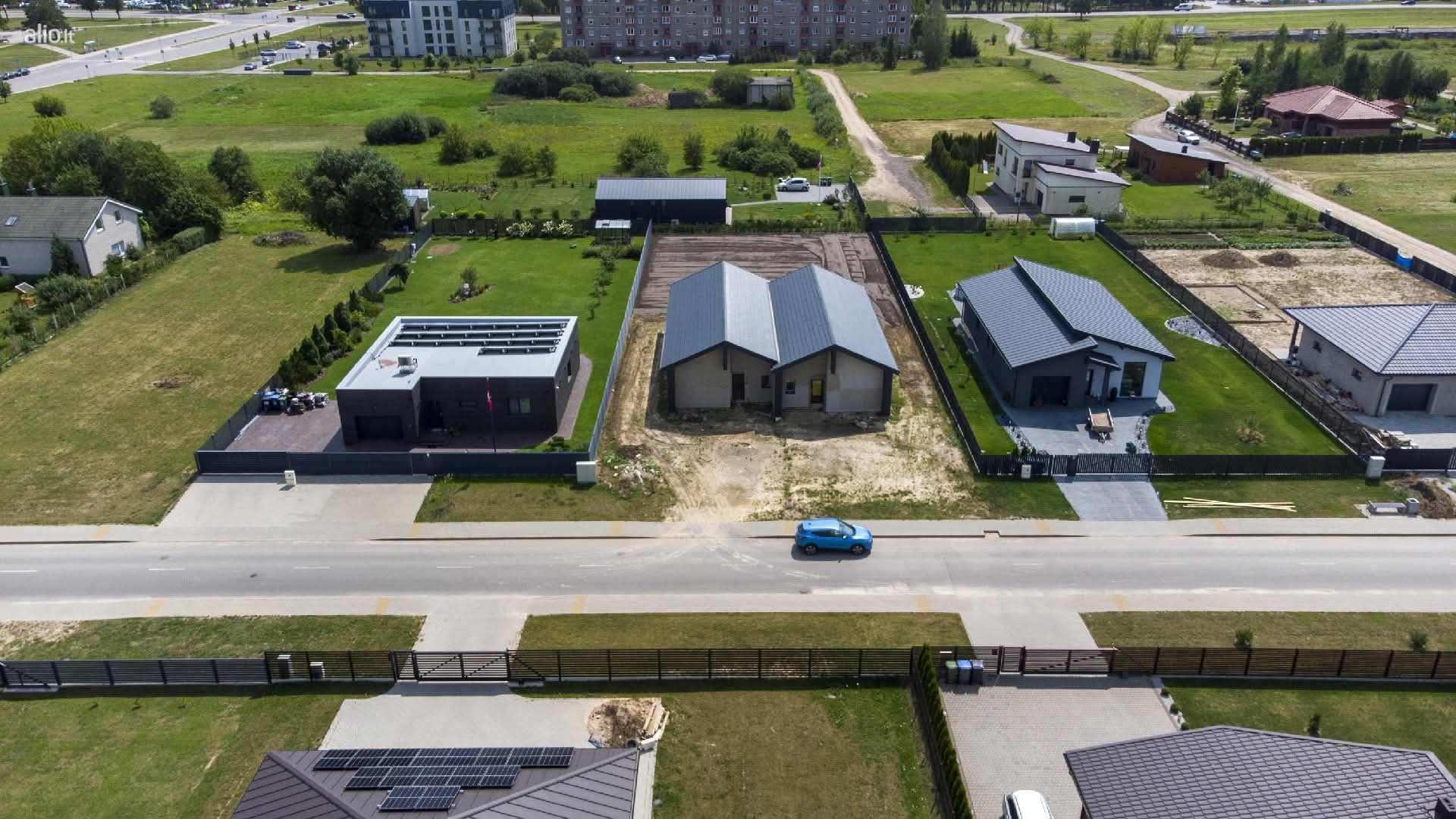 Parduodami 2 sublokuoti namai naujos statybos Kėdainiuose.