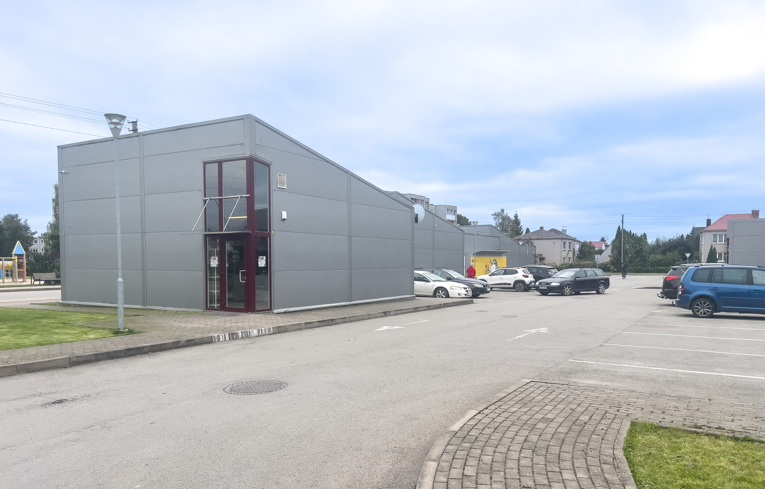 Parduodamas 80 kv. m komercinės paskirties pastatas Gargžduose.