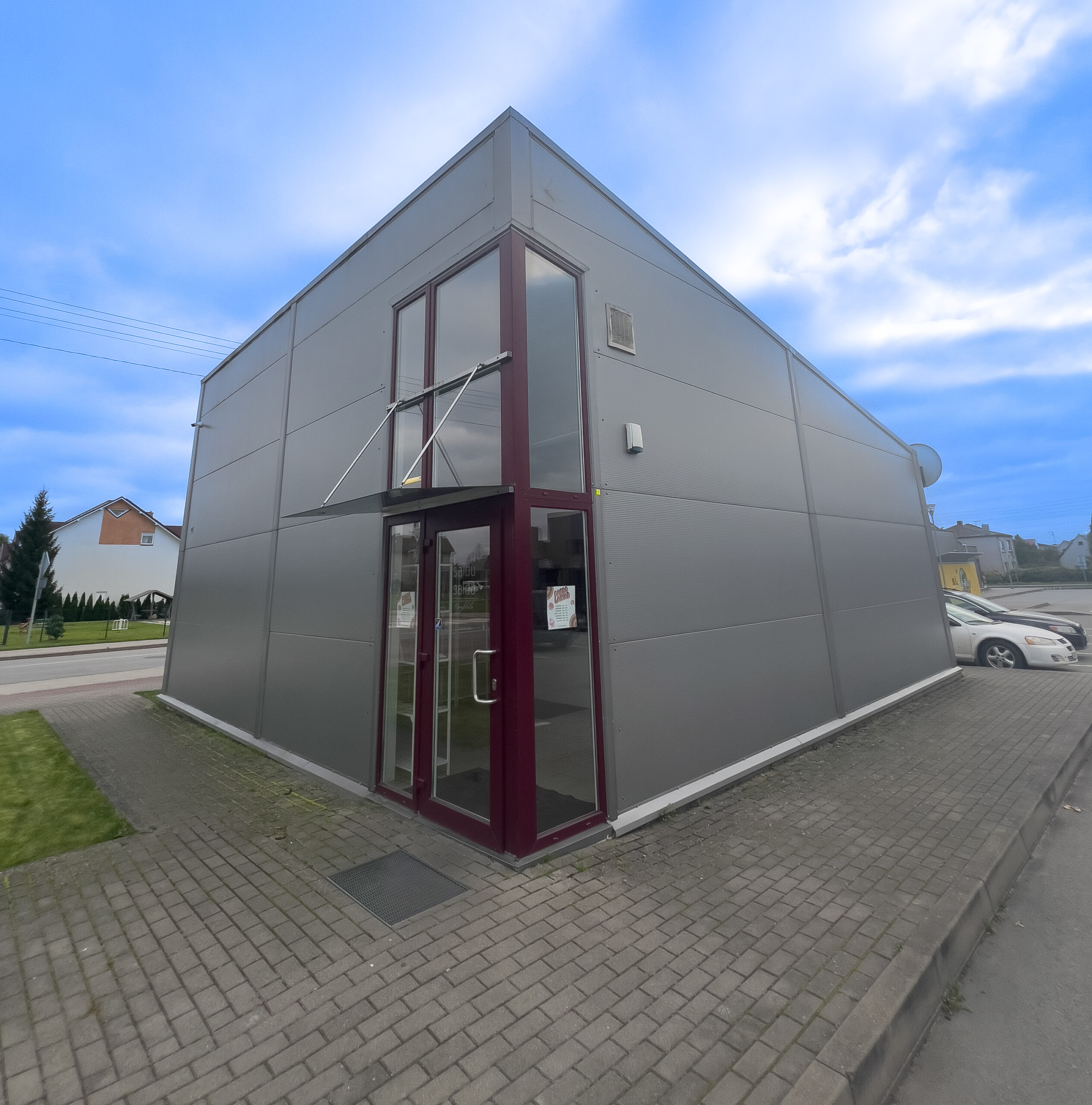 Parduodamas 80 kv. m komercinės paskirties pastatas Gargžduose.