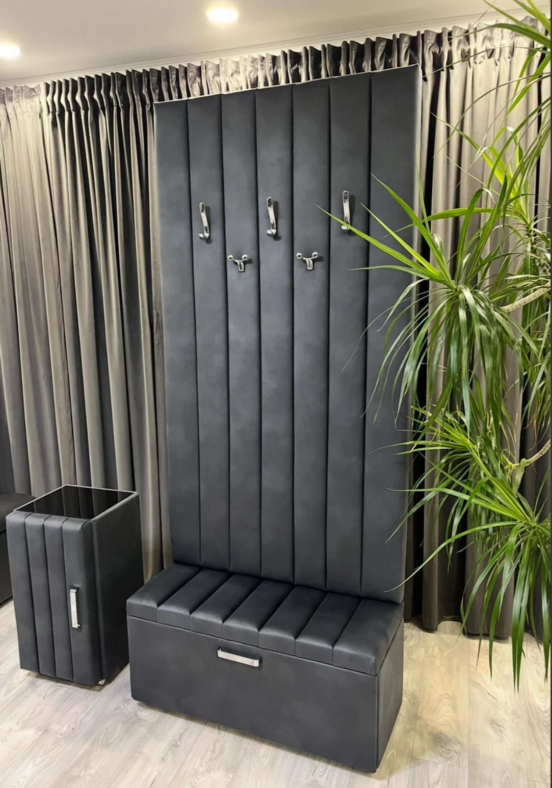 Prieškambario baldų komplektas su spintele ir batų dėže