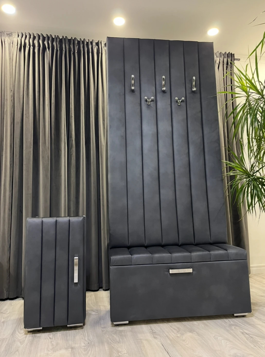 Prieškambario baldų komplektas su spintele ir batų dėže