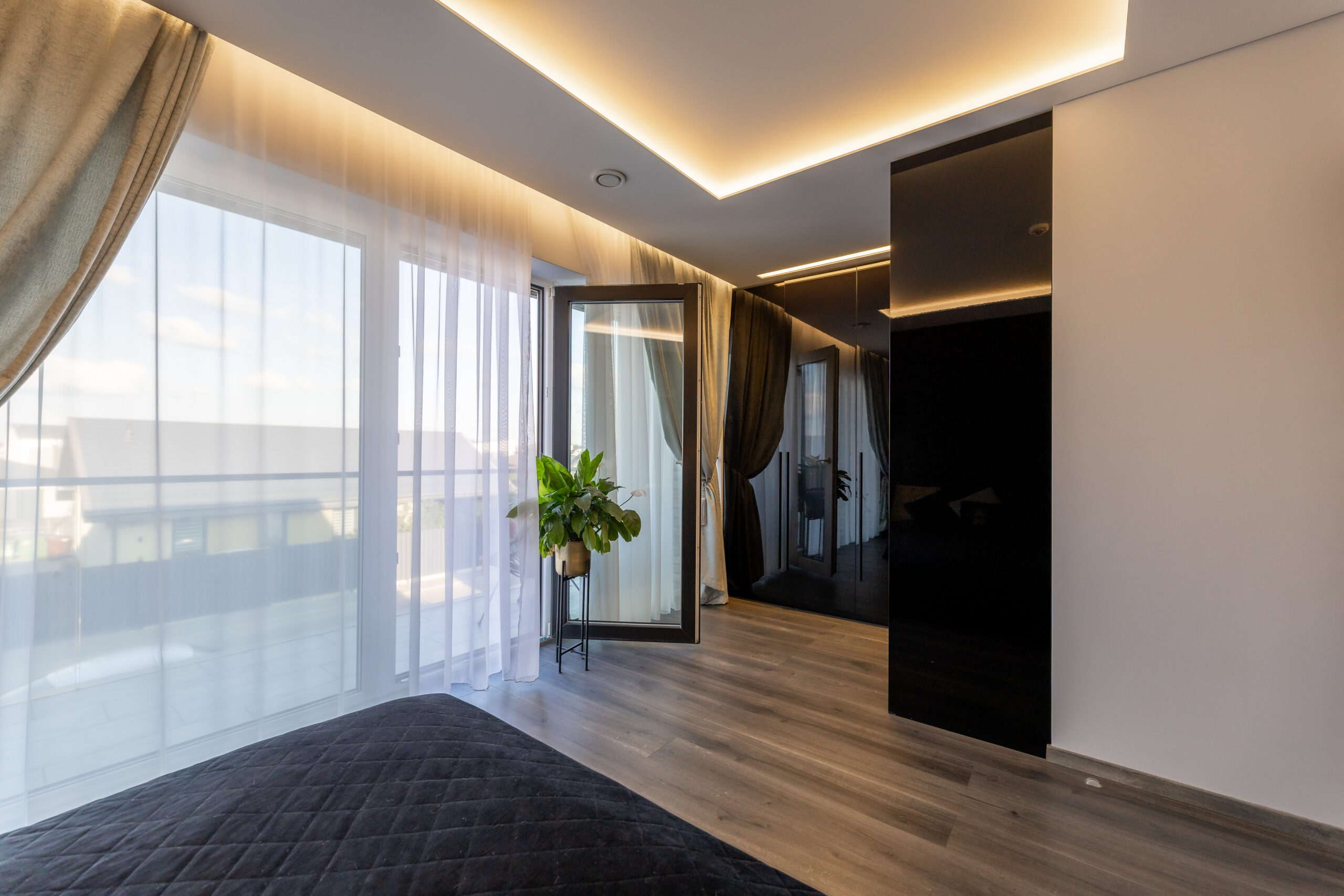 PARDUODAMAS JAUKUS, ŠIUOLAIKIŠKAI ĮRENGTAS KOTEDŽAS SU 2 A SKLYPU – TOBULA VIETA ŠEIMAI!