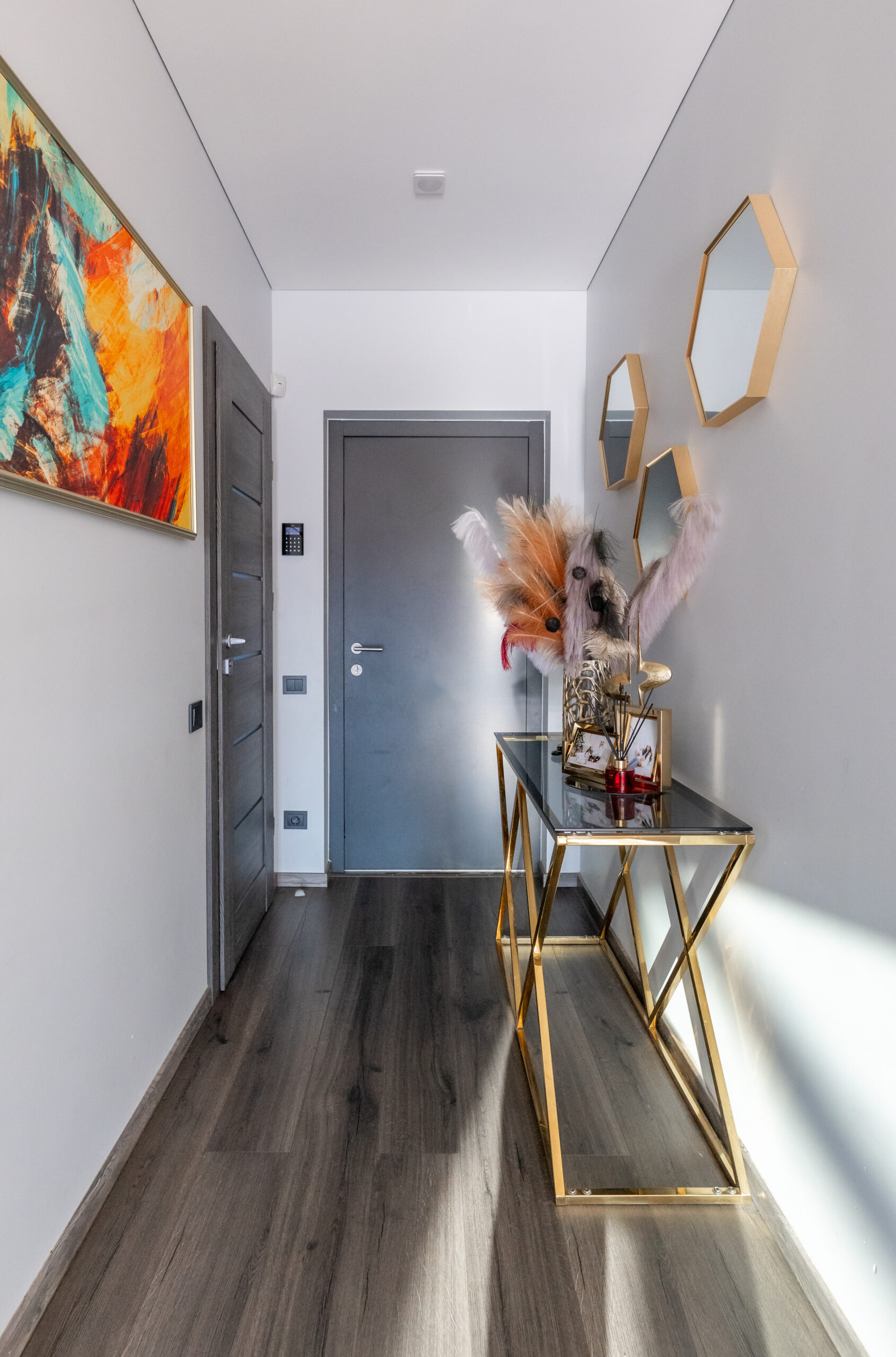 PARDUODAMAS JAUKUS, ŠIUOLAIKIŠKAI ĮRENGTAS KOTEDŽAS SU 2 A SKLYPU – TOBULA VIETA ŠEIMAI!