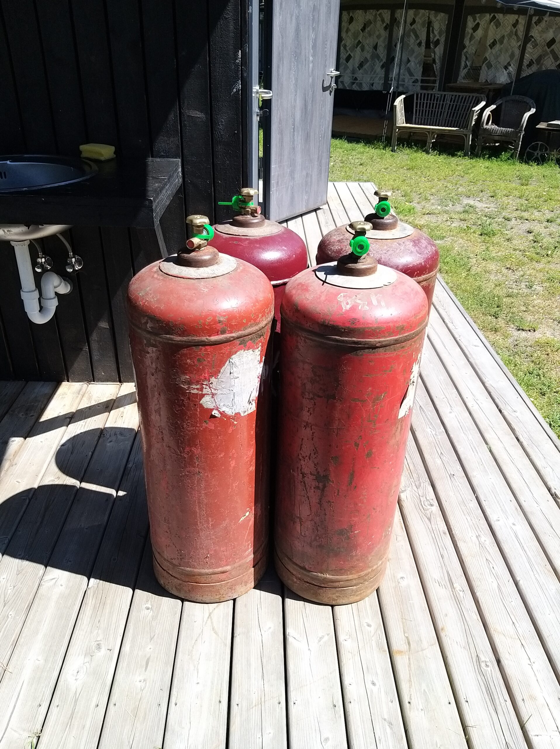 Parduodame dujas balionuose, pristatymas