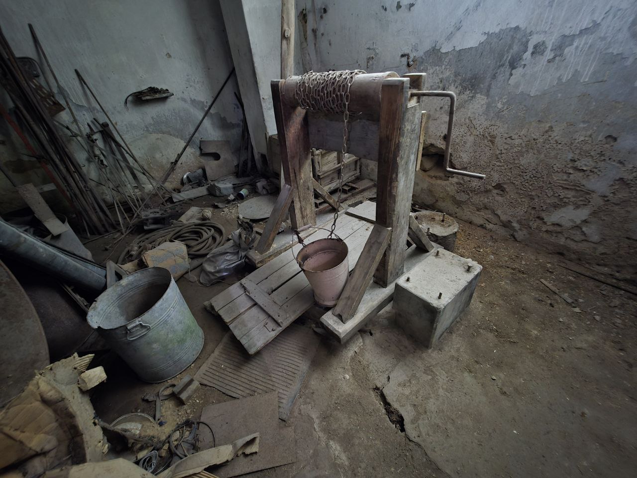 Parduodamas 38 a sklypas su pastatais Raudonpamūšyje, Pakruojo raj.