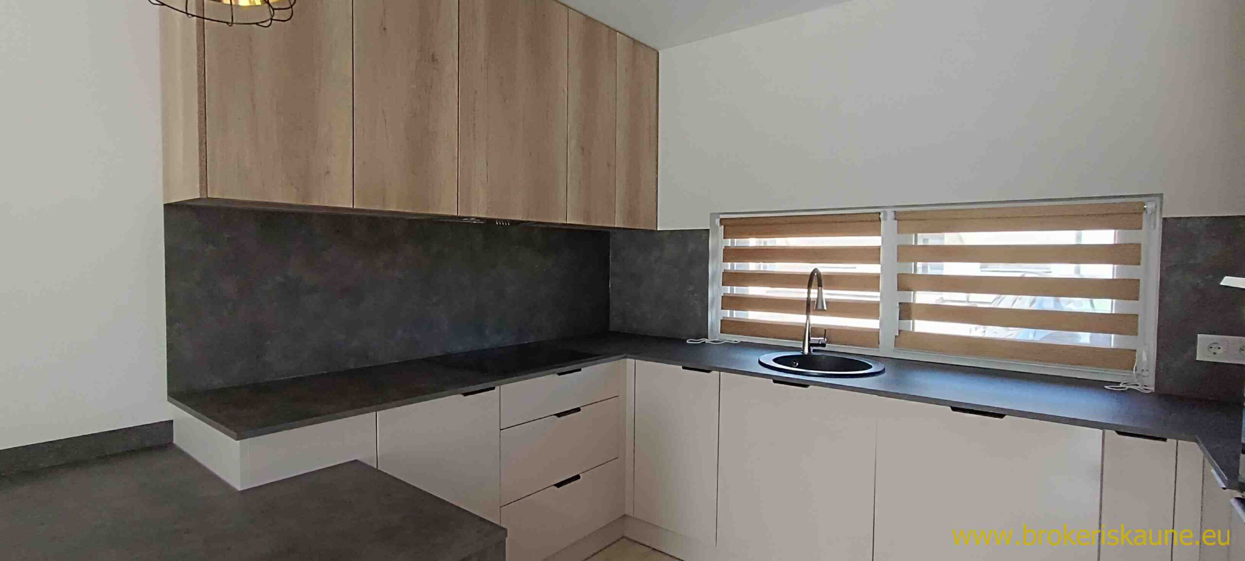 Išnuomojamas 3 kambarių naujai įrengtas Kotedžas.