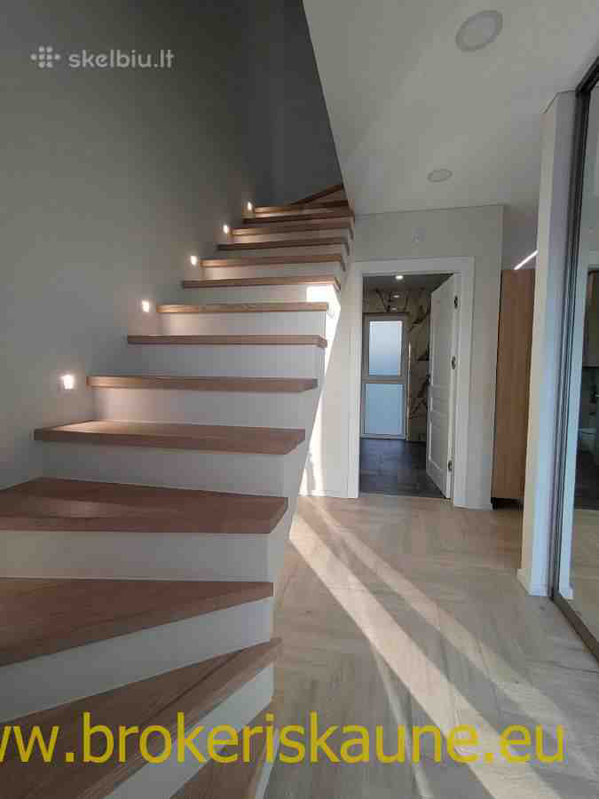 Išnuomojamas 3 kambarių naujai įrengtas Kotedžas.