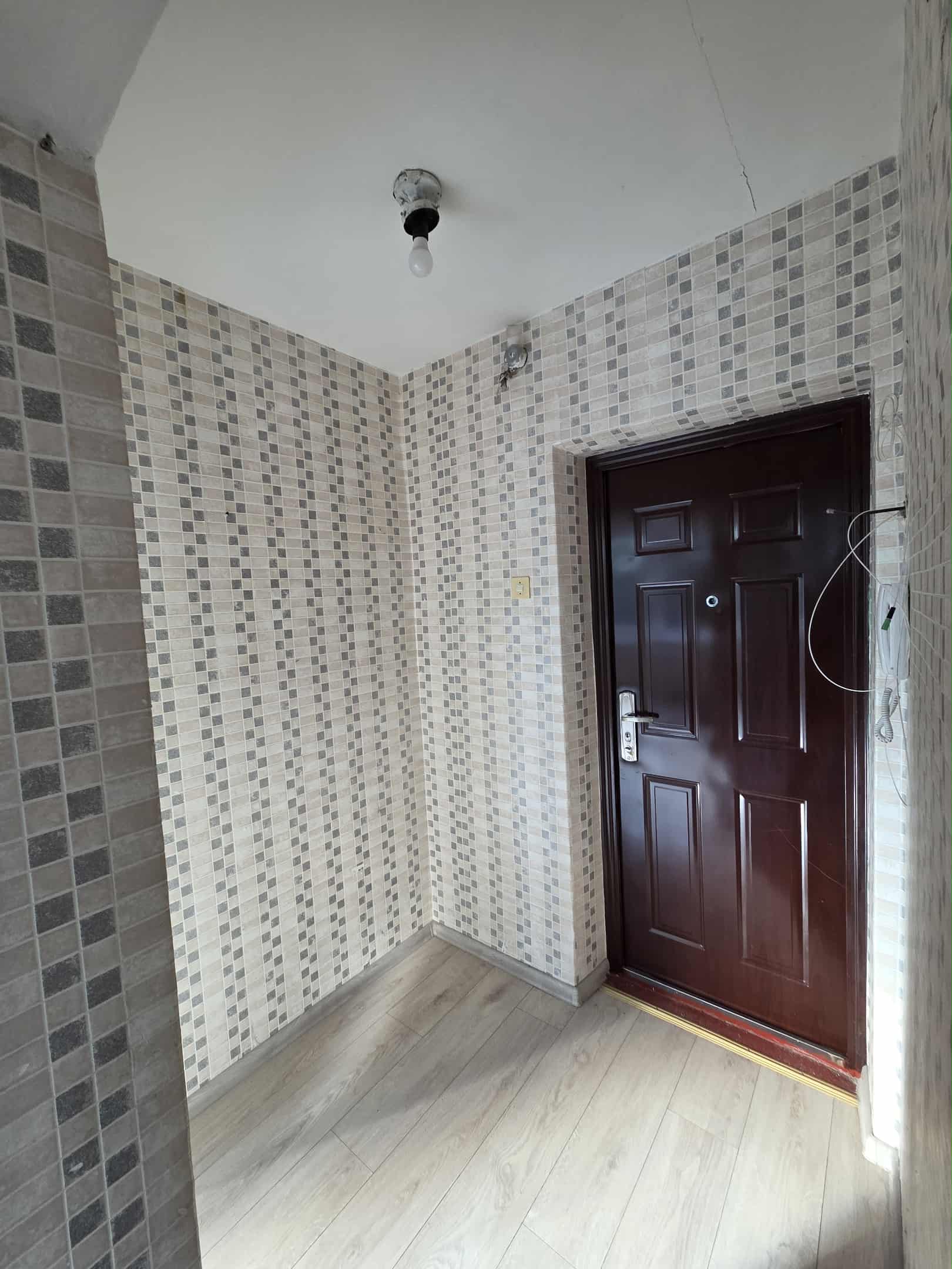 Parduodamas 25,7 kv.m. 1 kambario butas Debreceno g. 8