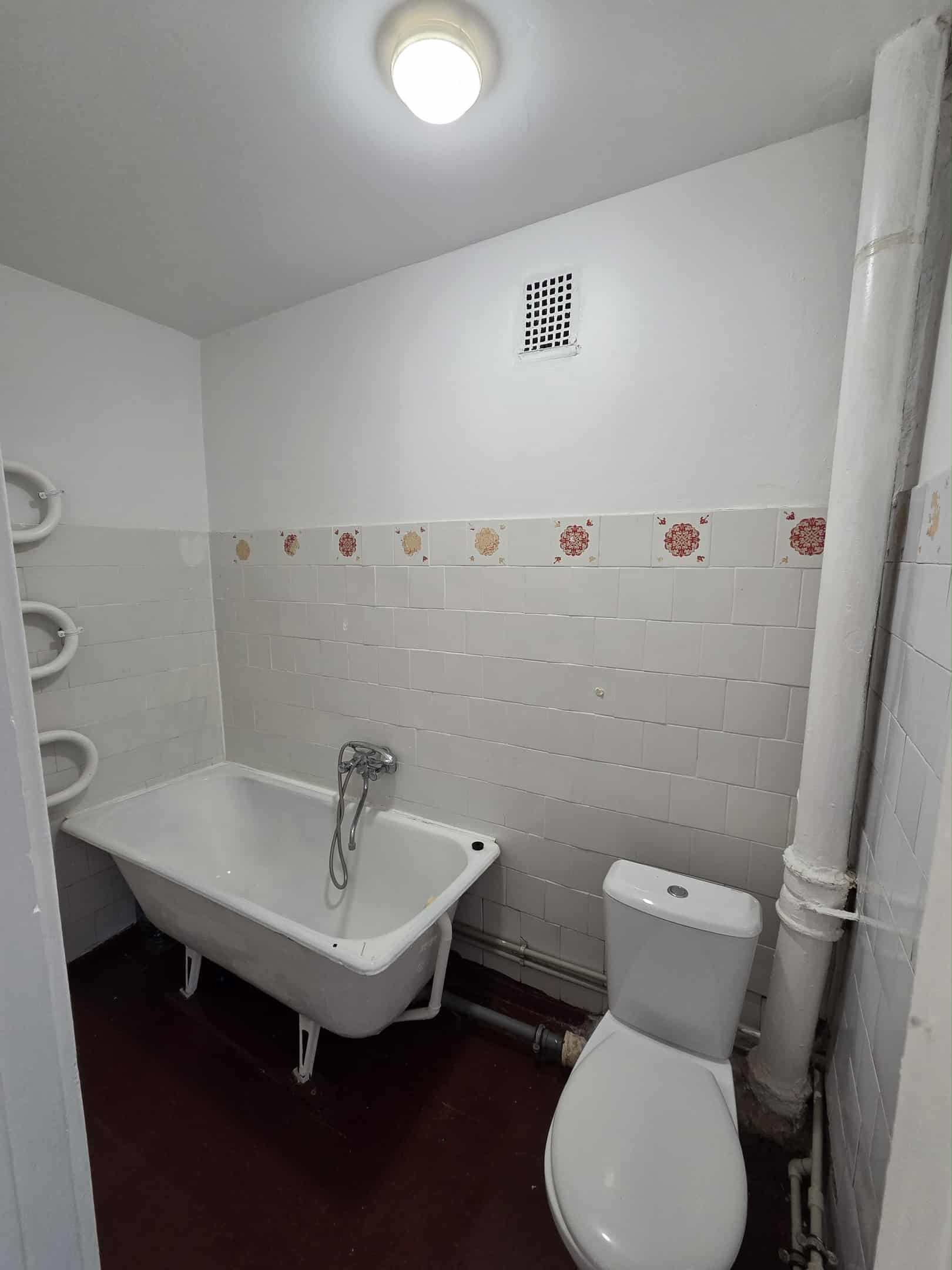 Parduodamas 25,7 kv.m. 1 kambario butas Debreceno g. 8