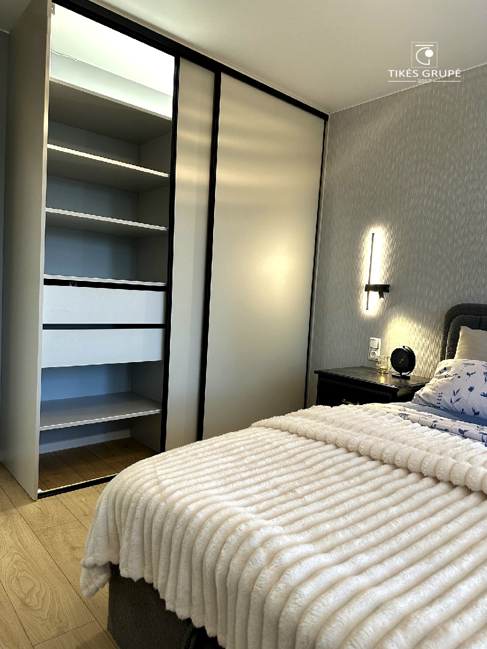 Parduodamas po remonto 2 kambarių butas