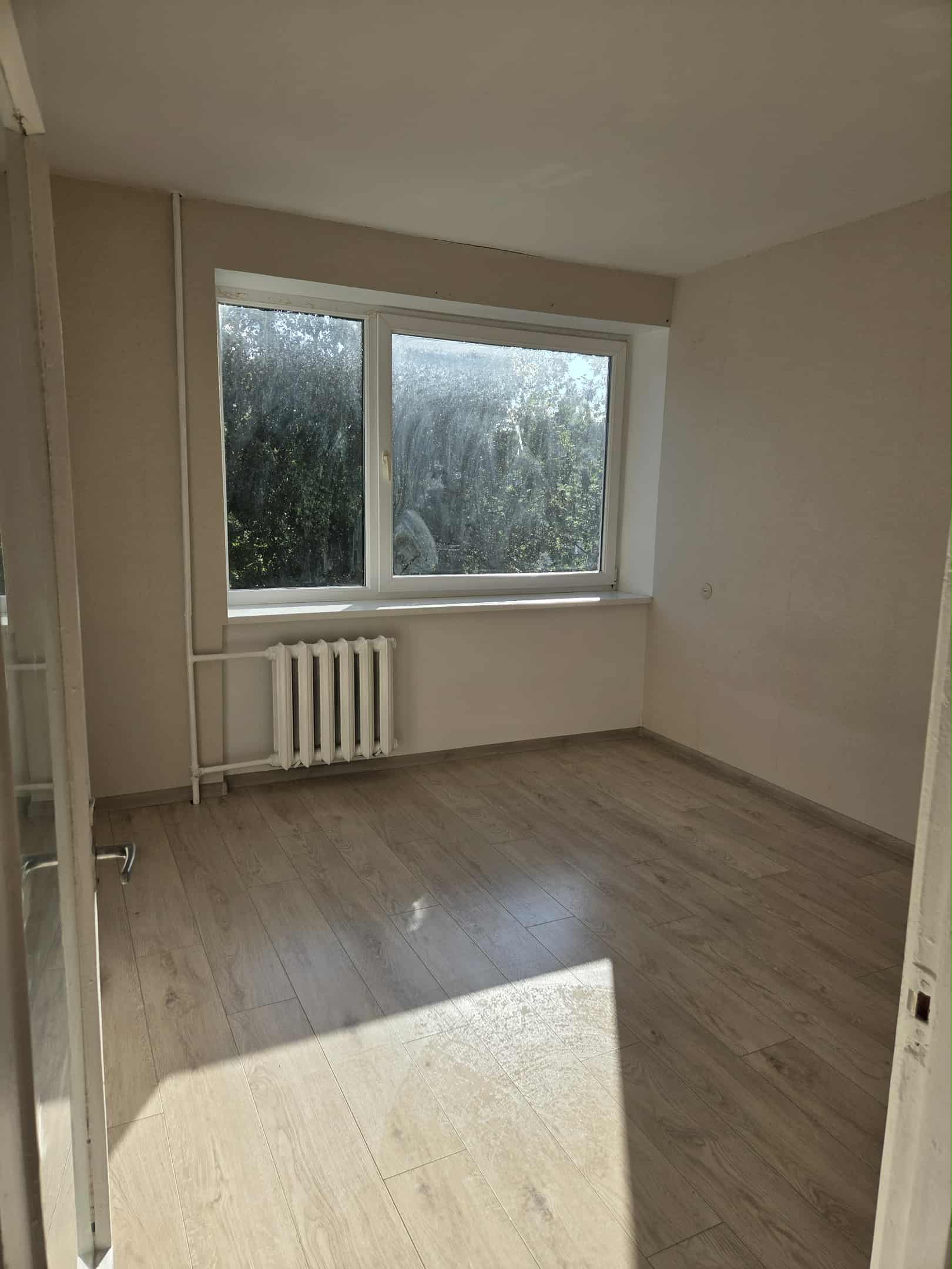 Parduodamas 25,7 kv.m. 1 kambario butas Debreceno g. 8