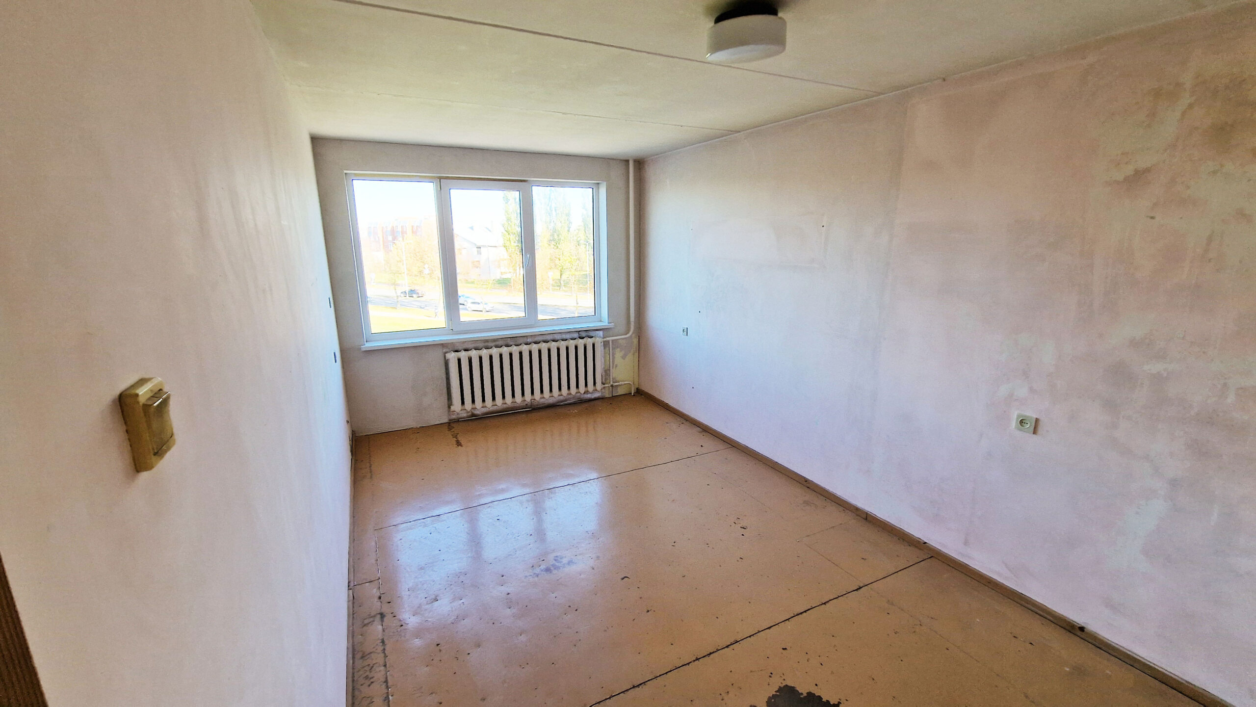 Parduodamas 2 kambarių butas trečiame aukšte Nemuno g. 31c, Panevėžyje