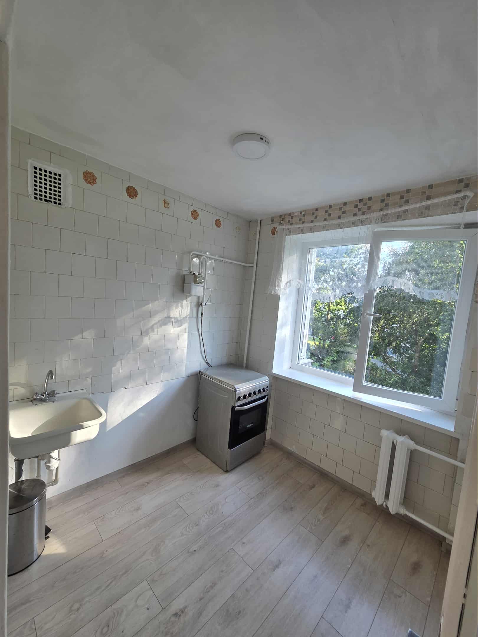 Parduodamas 25,7 kv.m. 1 kambario butas Debreceno g. 8