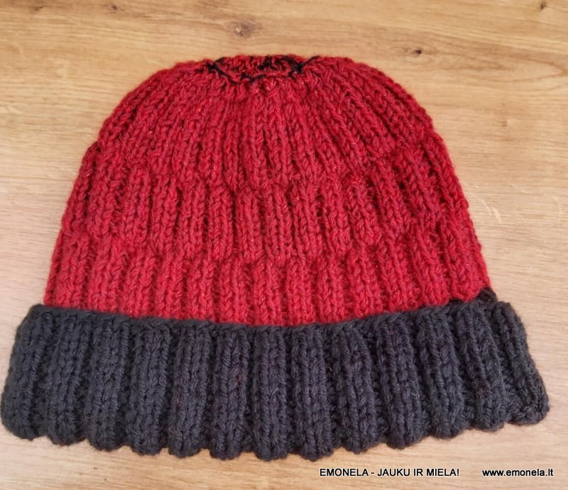 Megzta kepurė ŽĖRINTI ROŽĖ