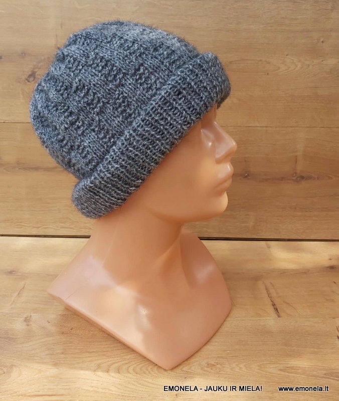 Megzta kepurė TAKAS