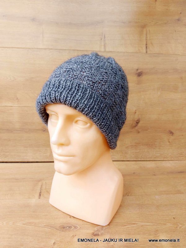 Megzta kepurė TAKAS