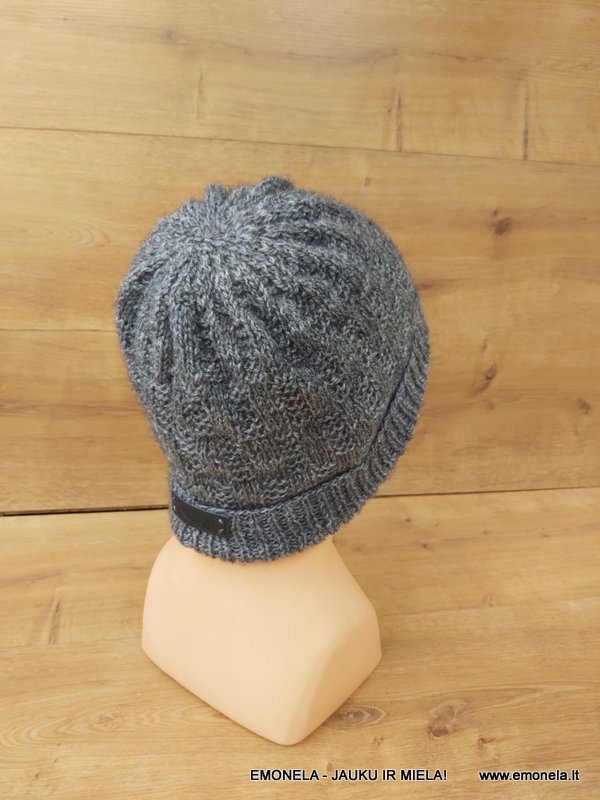 Megzta kepurė TAKAS