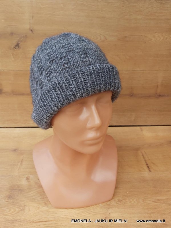 Megzta kepurė TAKAS