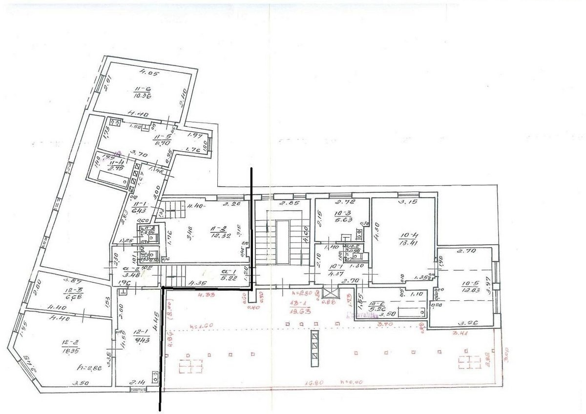 Parduodami du butai vienas šalia kito kurių bendras plotas 81,06 kv.m. Bokštų g. centre.