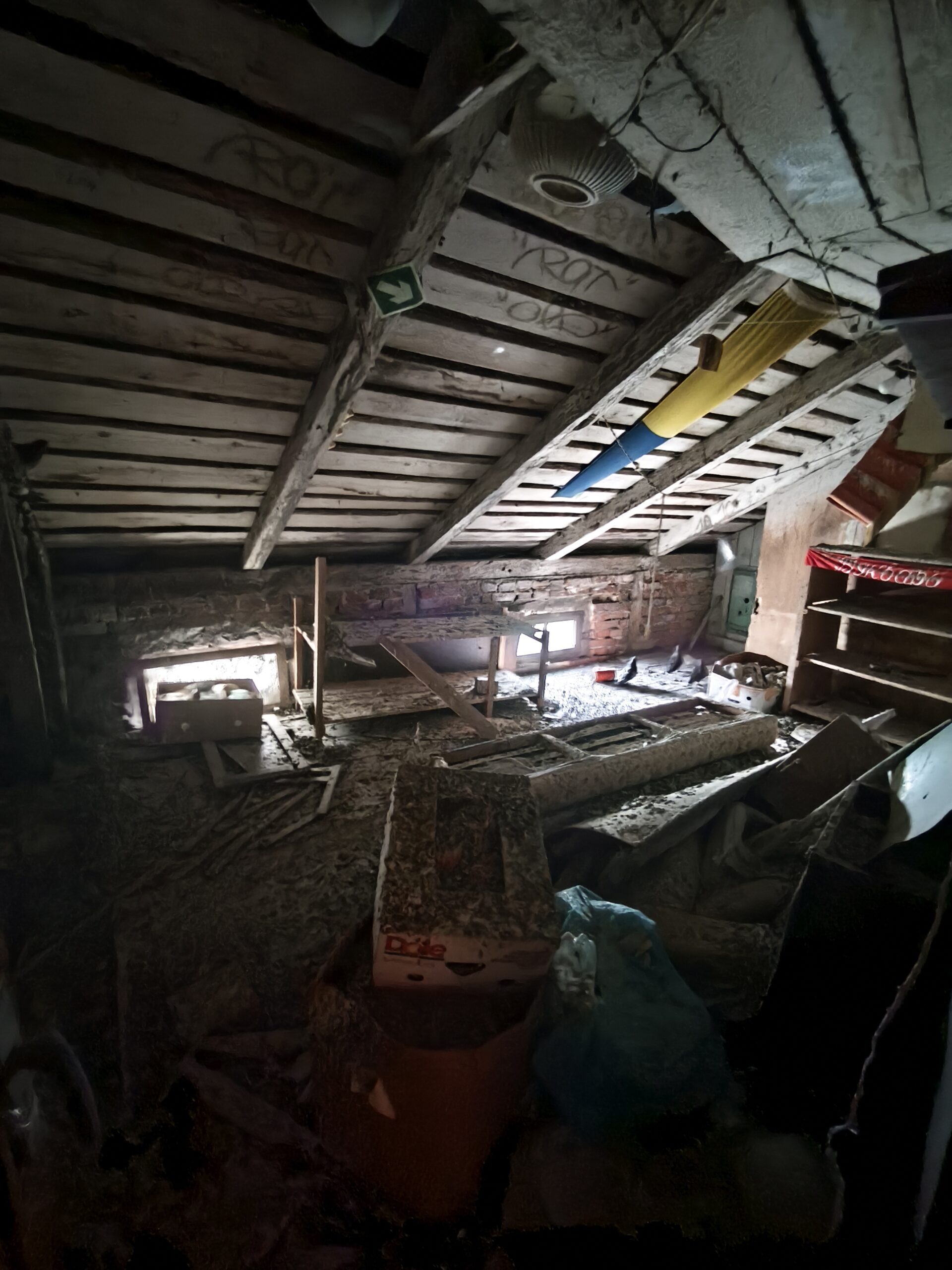 Parduodami du butai vienas šalia kito kurių bendras plotas 81,06 kv.m. Bokštų g. centre.