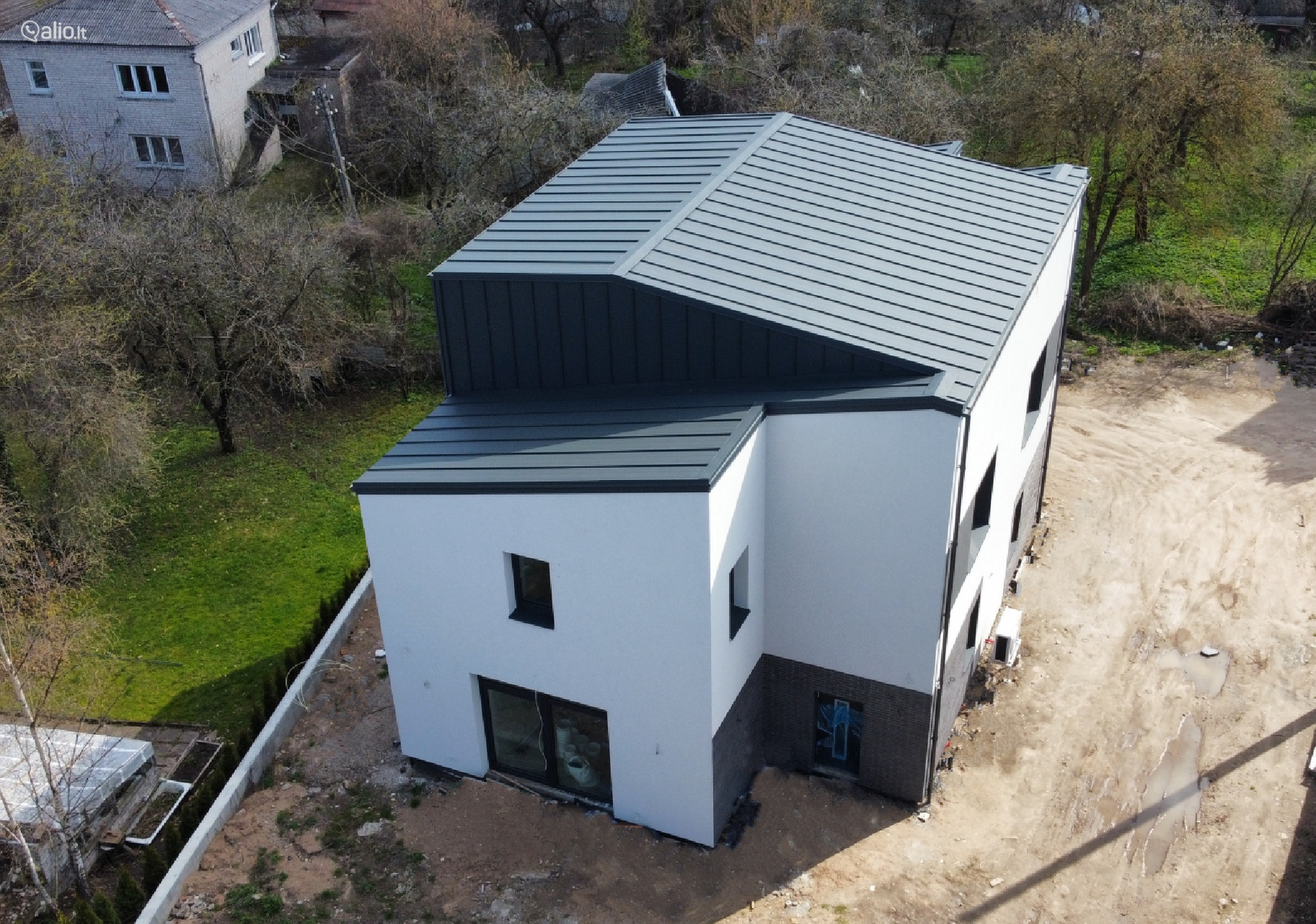 Parduodamas naujai pastatytas sublokuotas A++ klasės namas Vilniuje, Baltupiuose