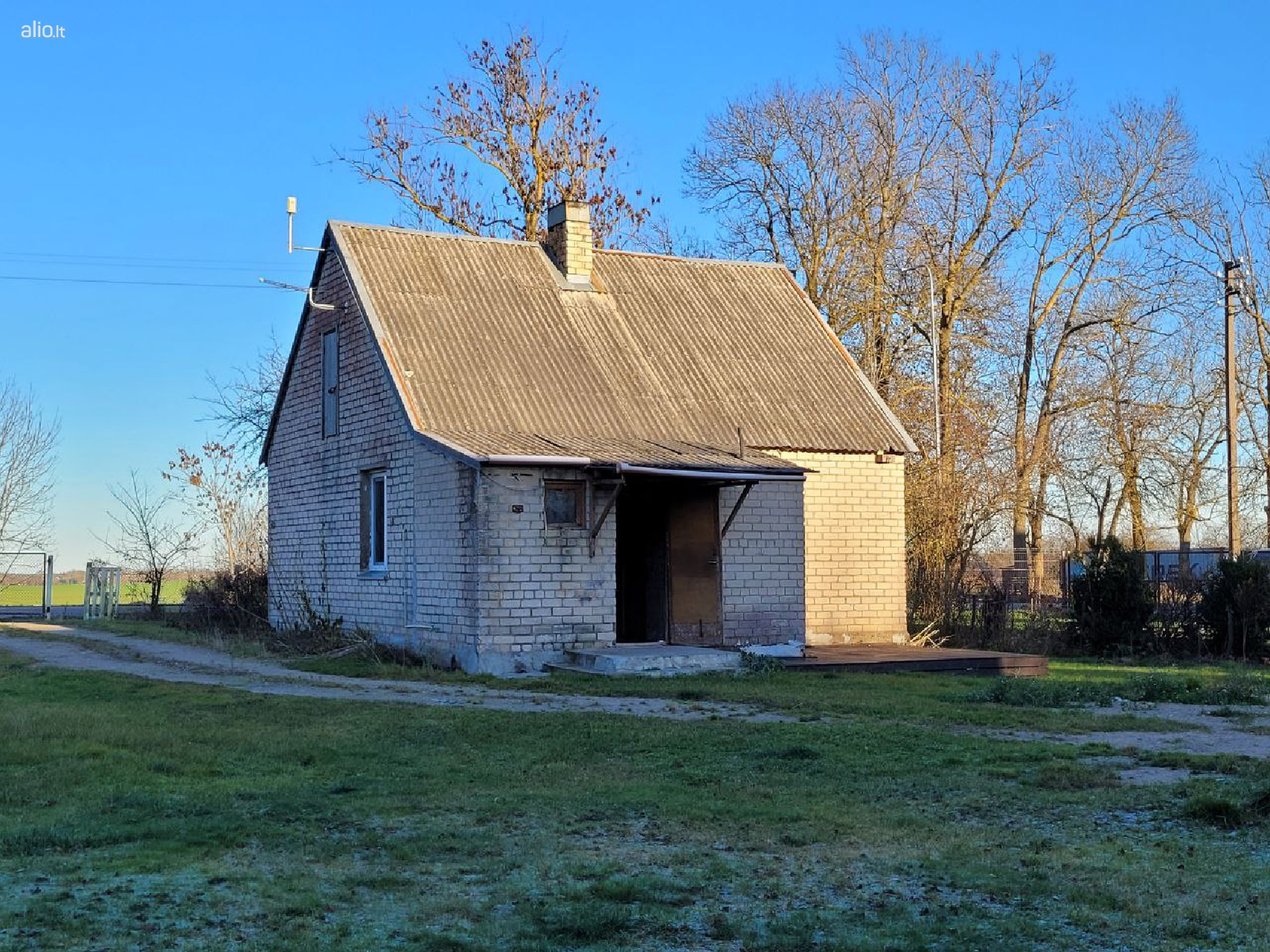 Erdvi sodyba šalia Radviliškio