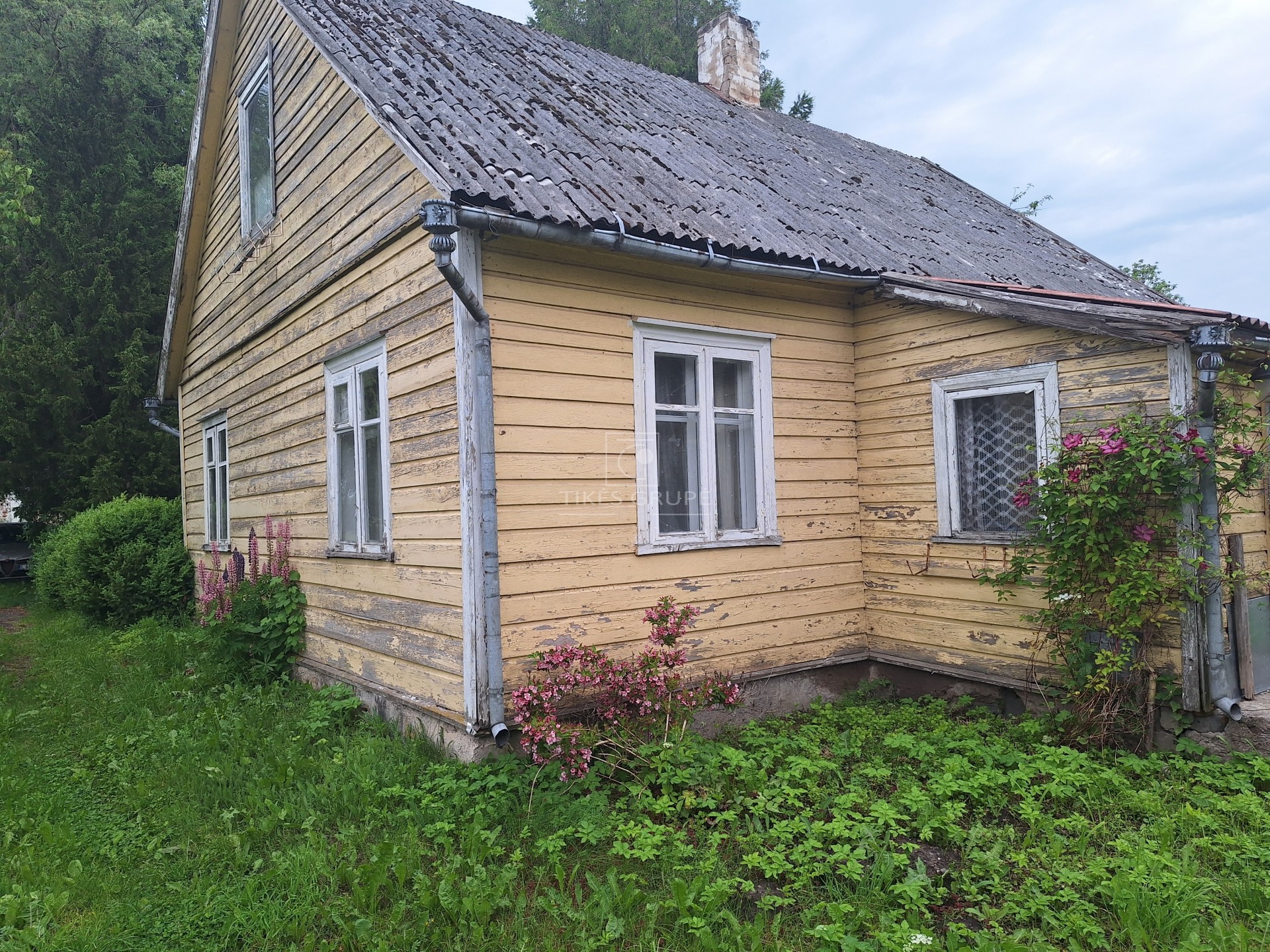 Tauragės rajone, Paplėstiškėse parduodama sodyba.