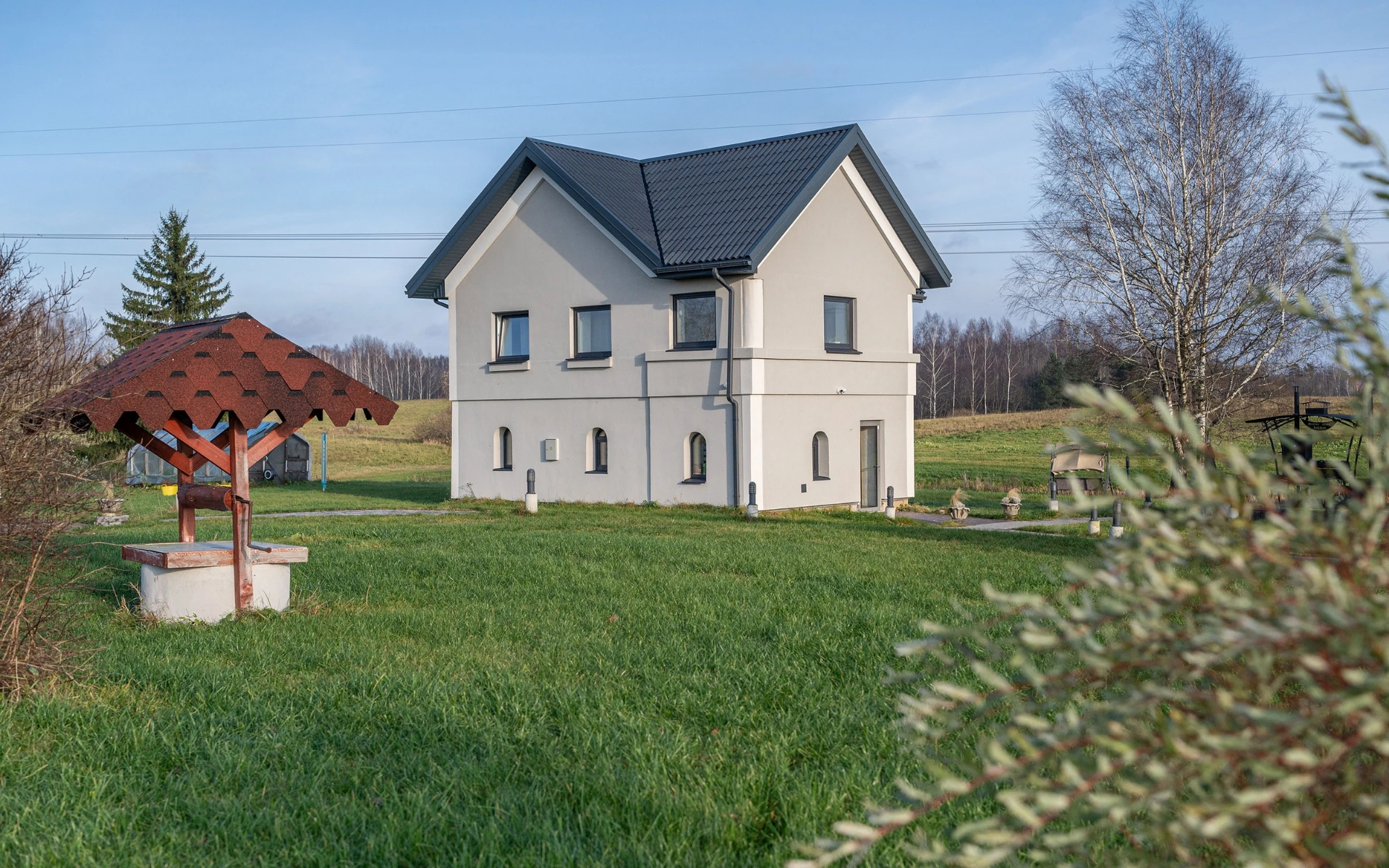 Parduodama sodyba su pirtimi ir nuosavu vandens telkiniu Vilniaus r. sav., Šarkiškių k.
