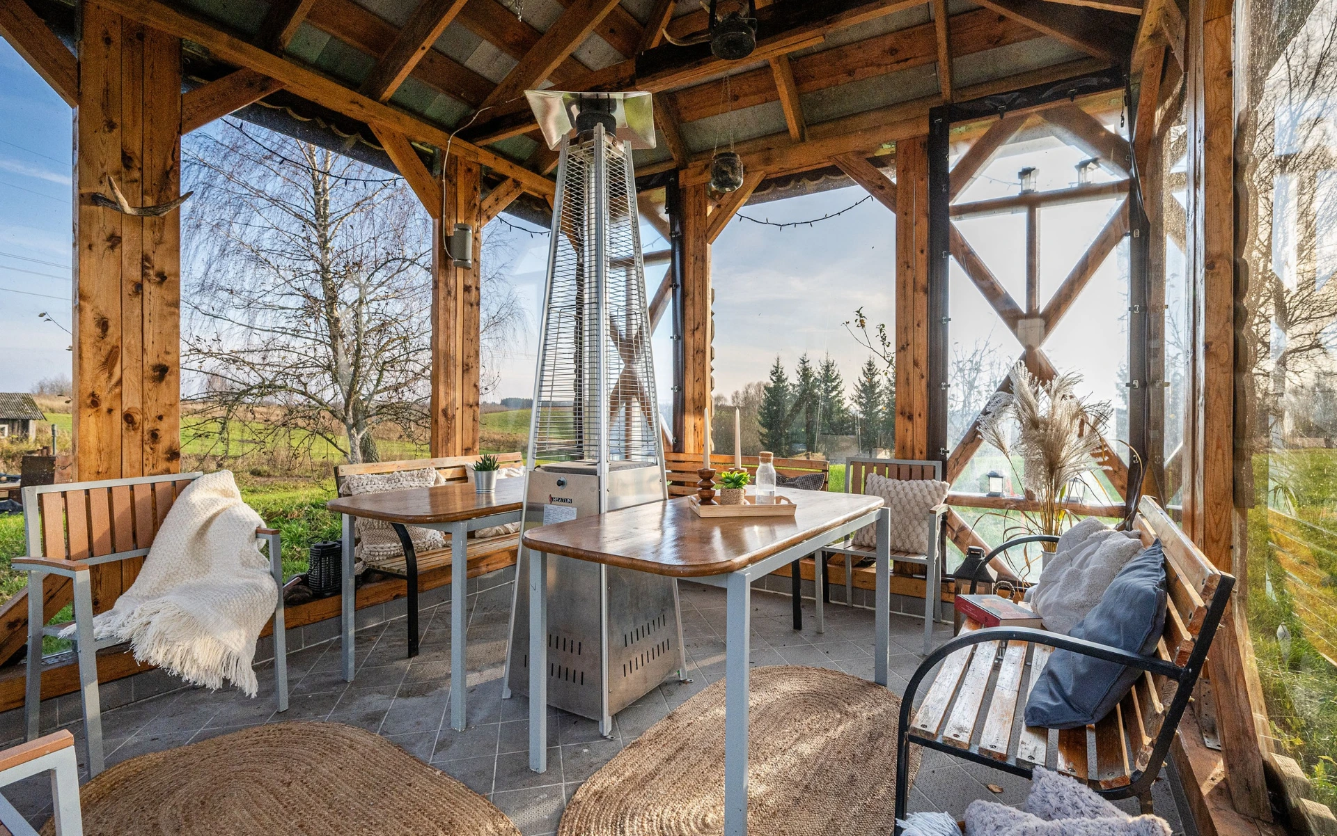 Parduodama sodyba su pirtimi ir nuosavu vandens telkiniu Vilniaus r. sav., Šarkiškių k.