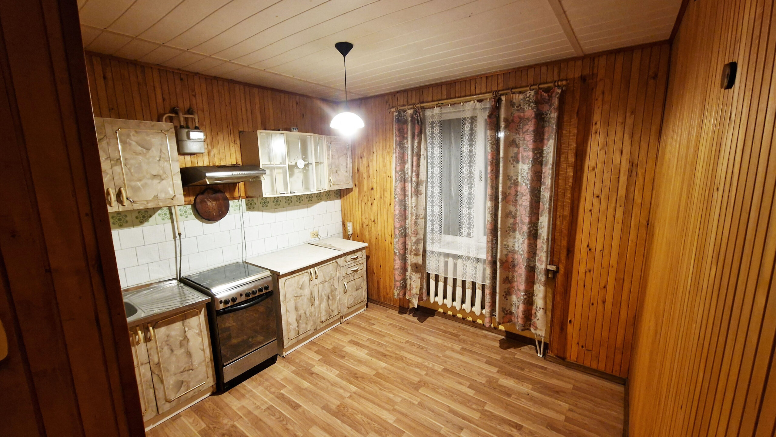 Išnuomojamas namas su ūkiniu pastatu Stoties g. Daujėnų mst. Pasvalio raj.