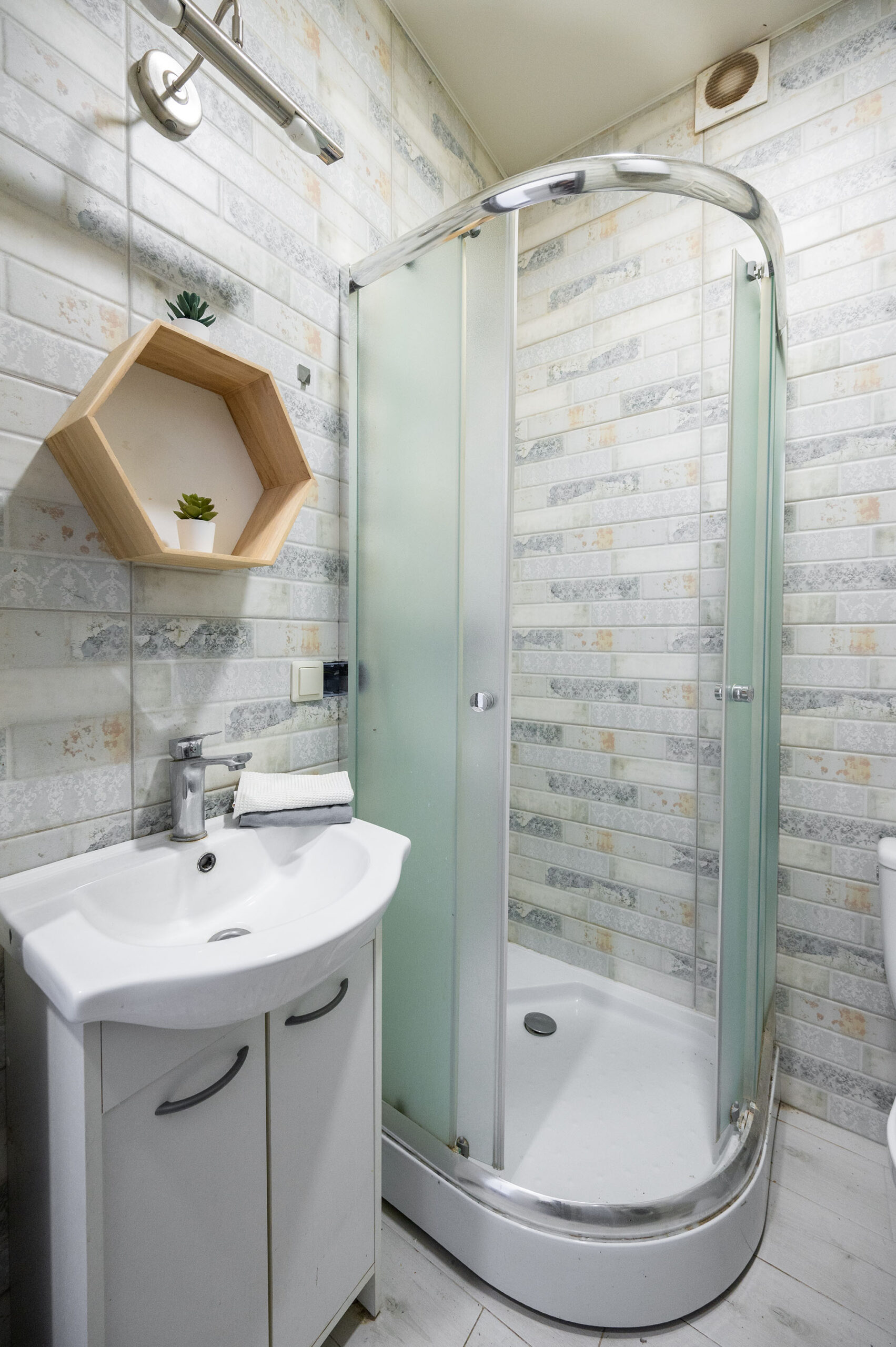 Parduodamas 1 kambario butas Vilniuje, Naujininkuose, Meistrų g.