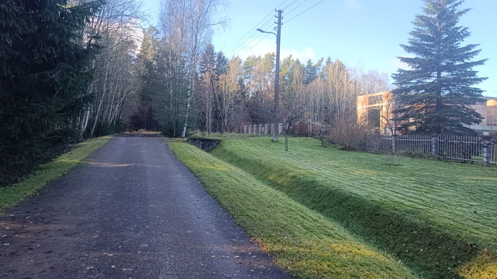 Parduodamas pradėtas statyti namas su 20 a. sklypu Didžiojoje Riešėje, Vilniaus r.