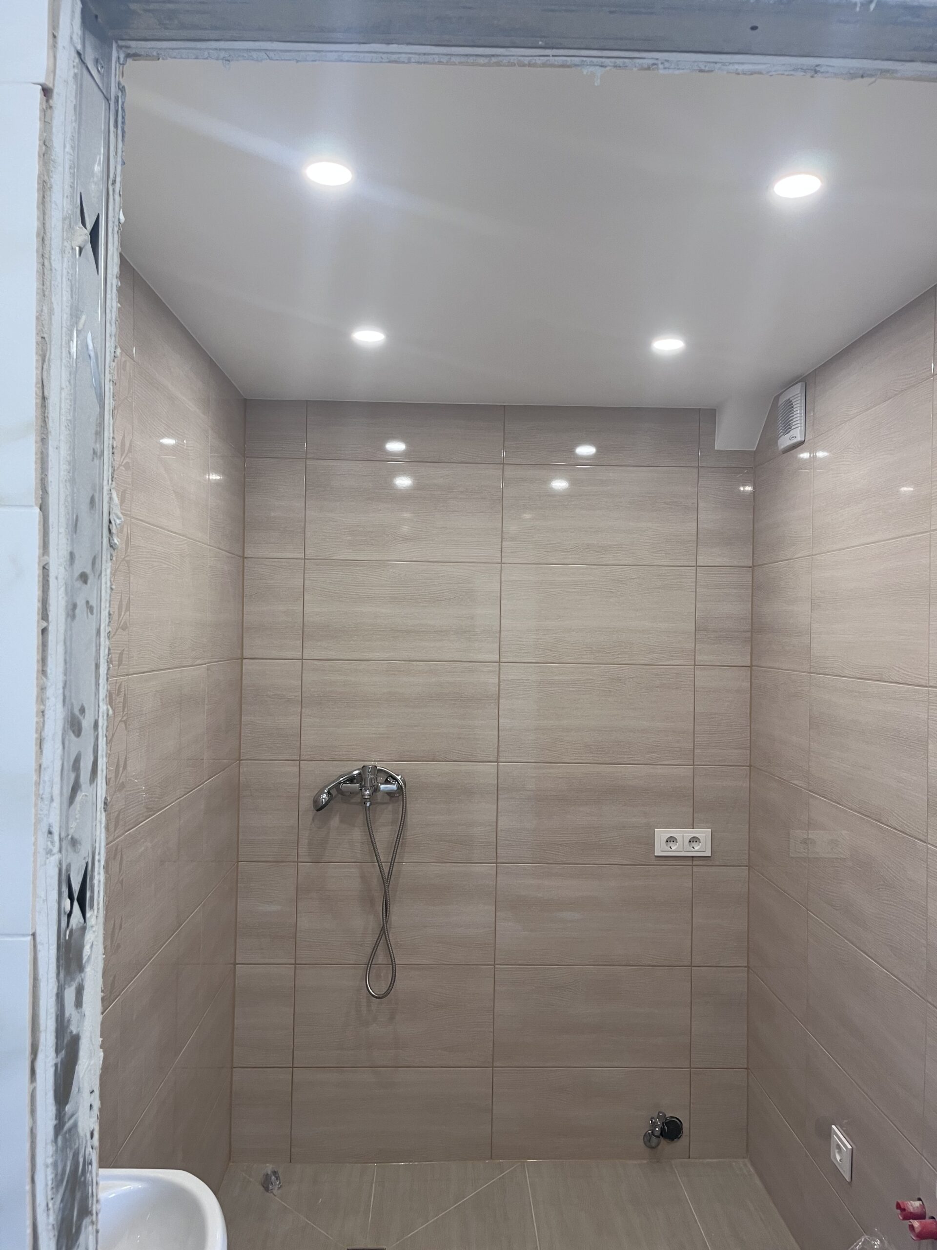 VIDAUS APDAILOS DARBAI