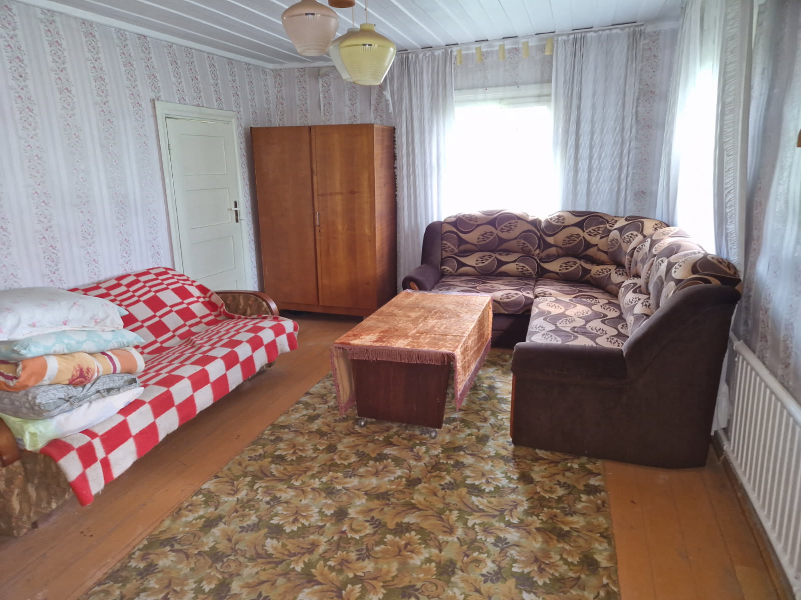 Tauragės rajone, Paplėstiškėse parduodama sodyba.