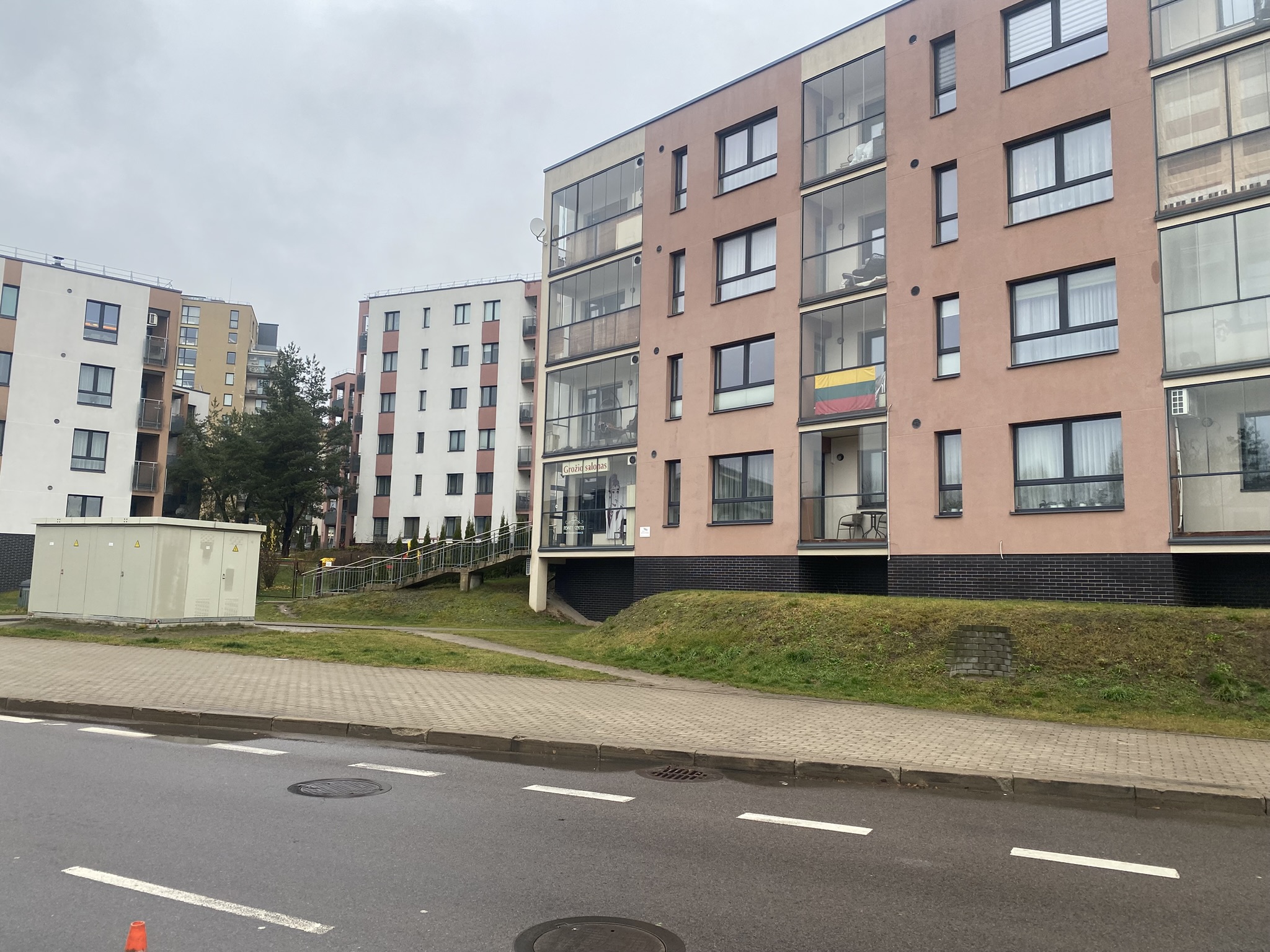 Negyvenamoji patalpa – grožio salonas, Bajorų kėl. g. 9, Vilniuje.